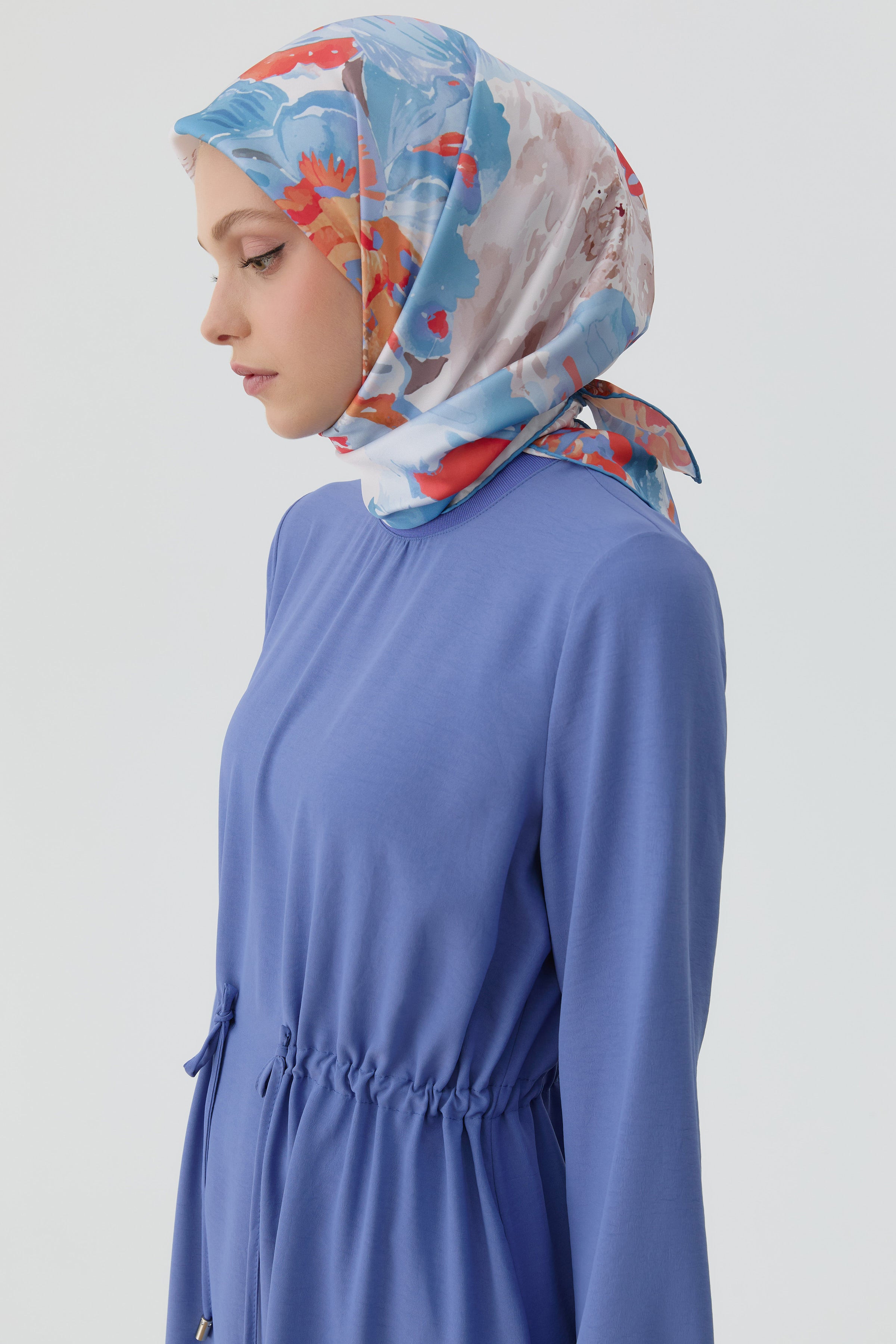 Şakayık Çiçeği Desenli Eşarp - Mavi TUGBA