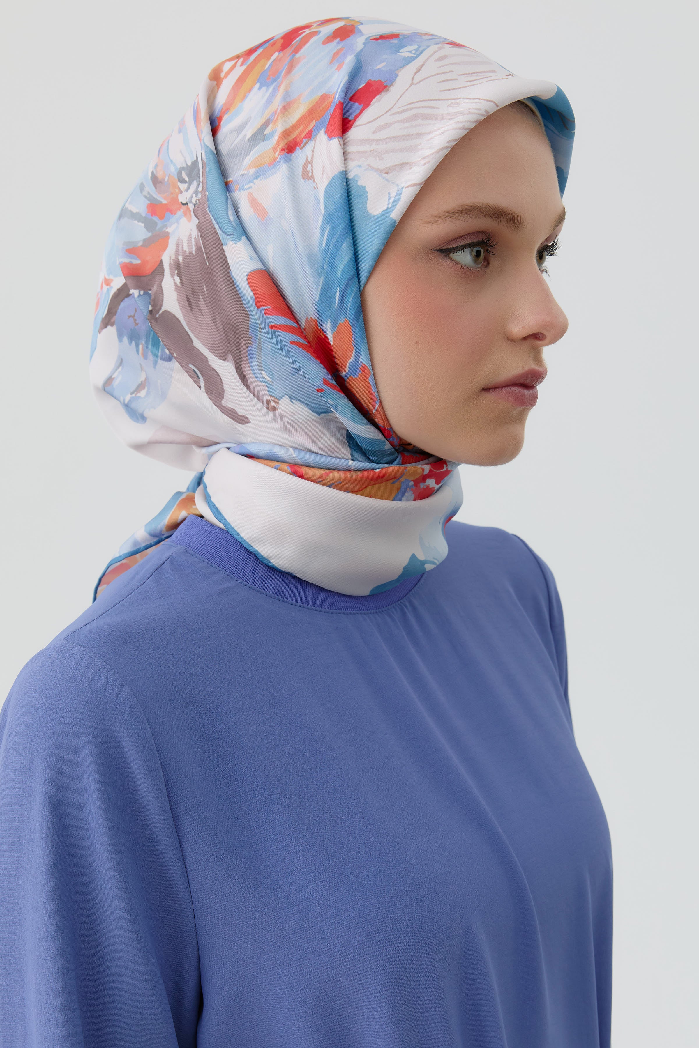 Şakayık Çiçeği Desenli Eşarp - Mavi TUGBA