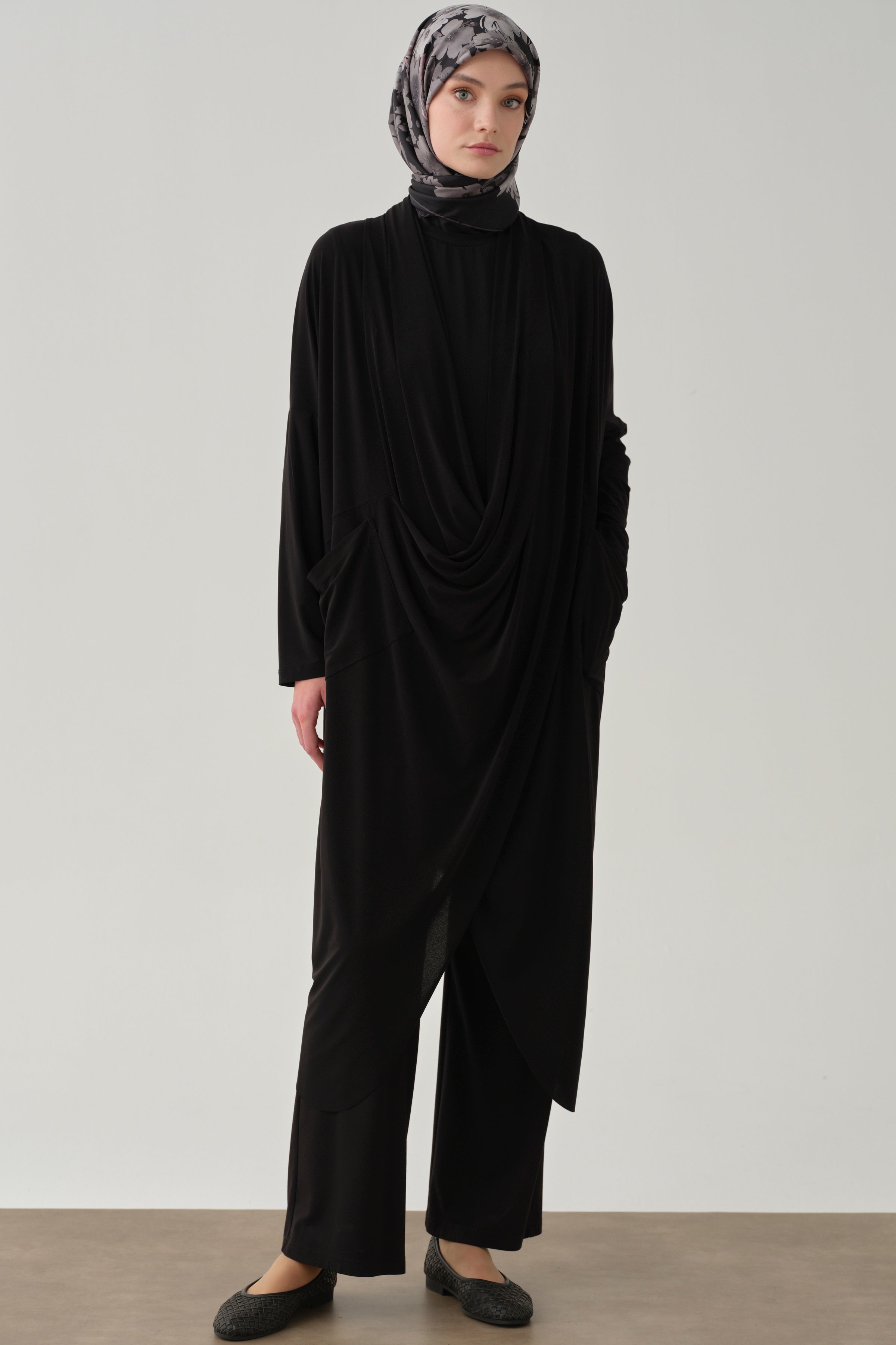 Şal Yaka İçli Dışlı Takım - Siyah TUGBA