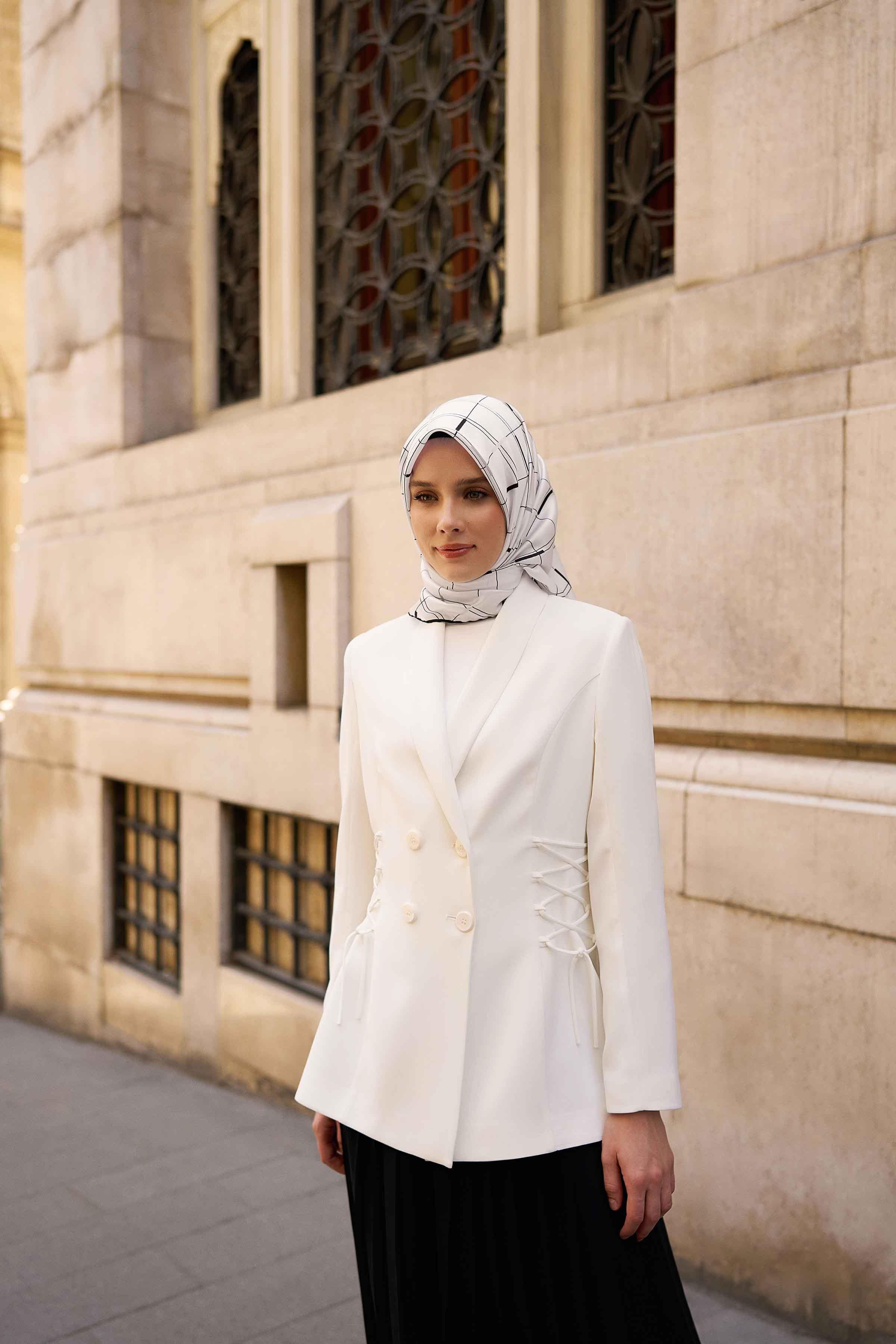 Şal Yakalı Çapraz Bağcık Detaylı Ceket - Ekru TUGBA