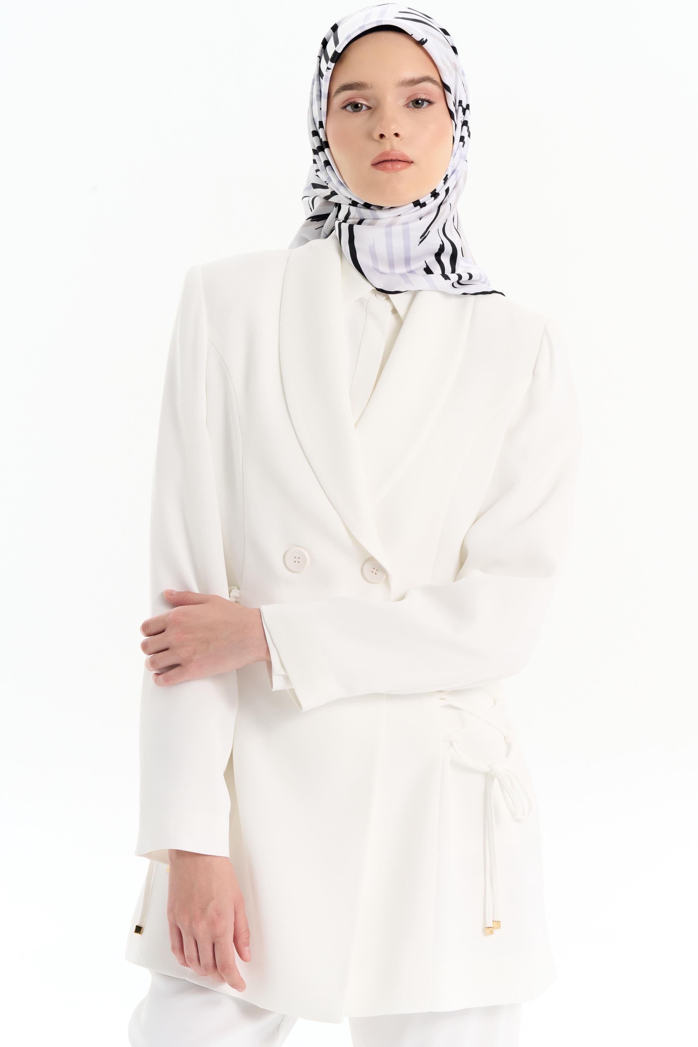 Şal Yakalı Çapraz Bağcık Detaylı Ceket - Ekru TUGBA