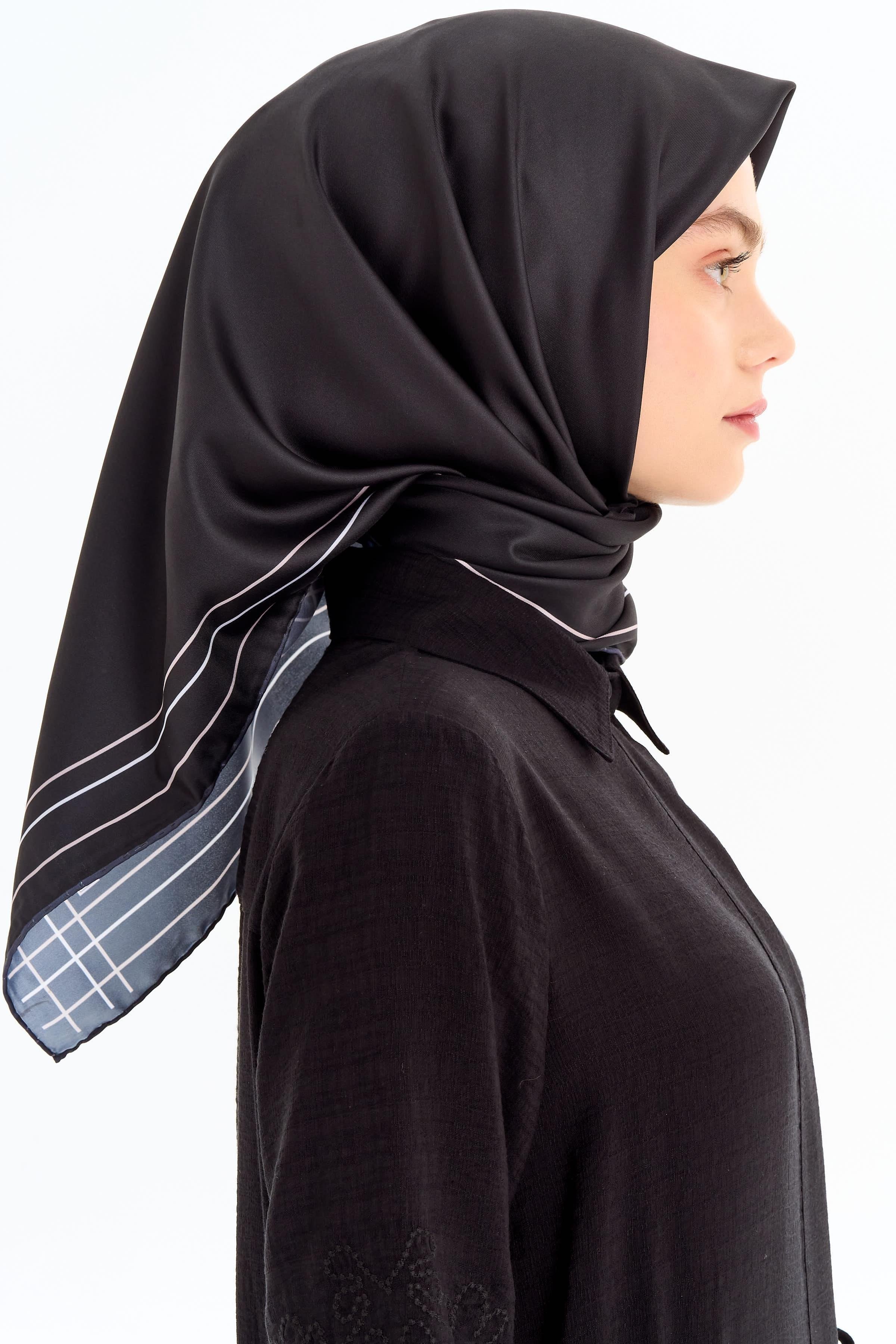 Şerit Çizgi Desenli Stil Eşarp - Siyah TUGBA