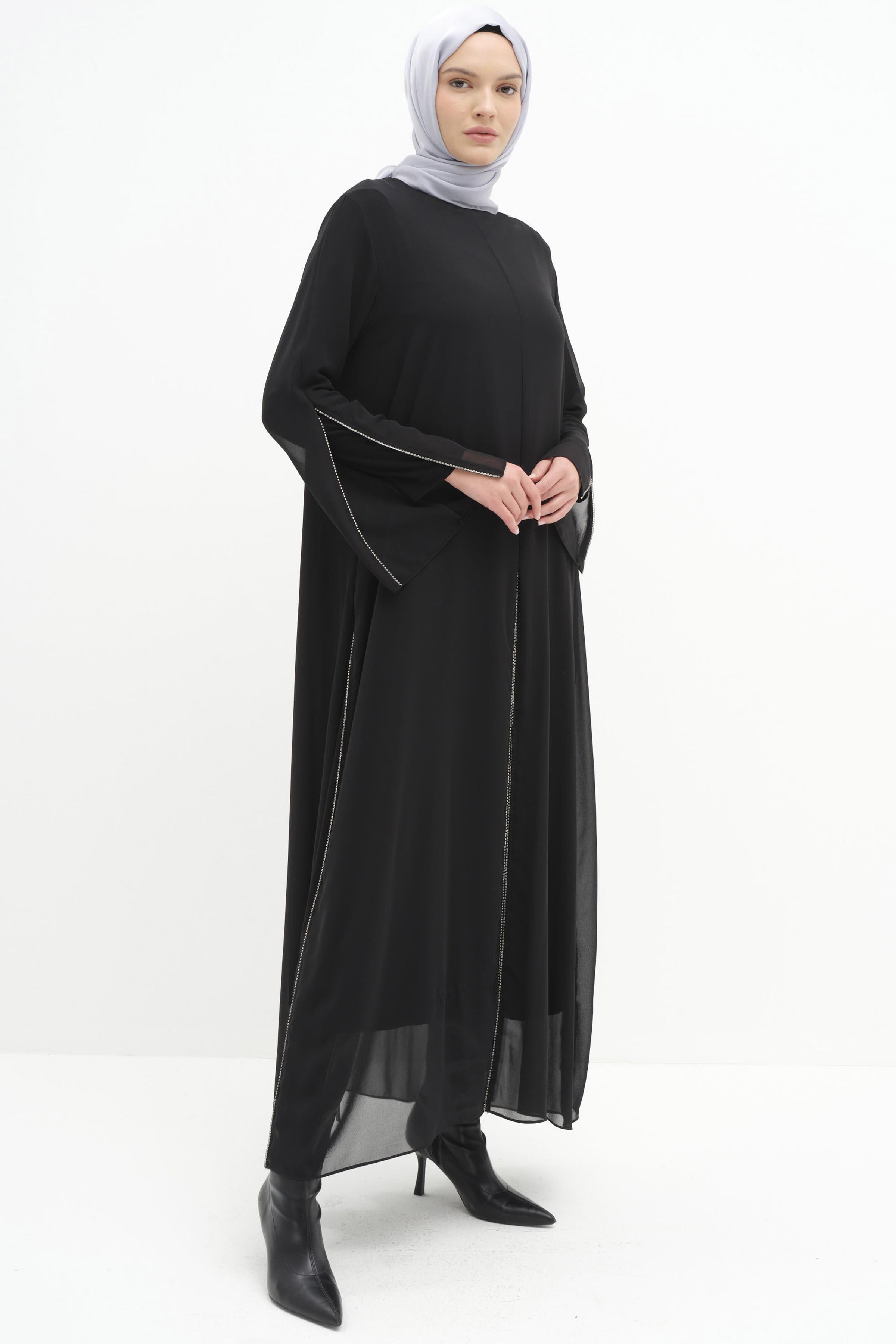 Şerit Taş Detaylı Şifon Garnili Elbise - Siyah TUGBA