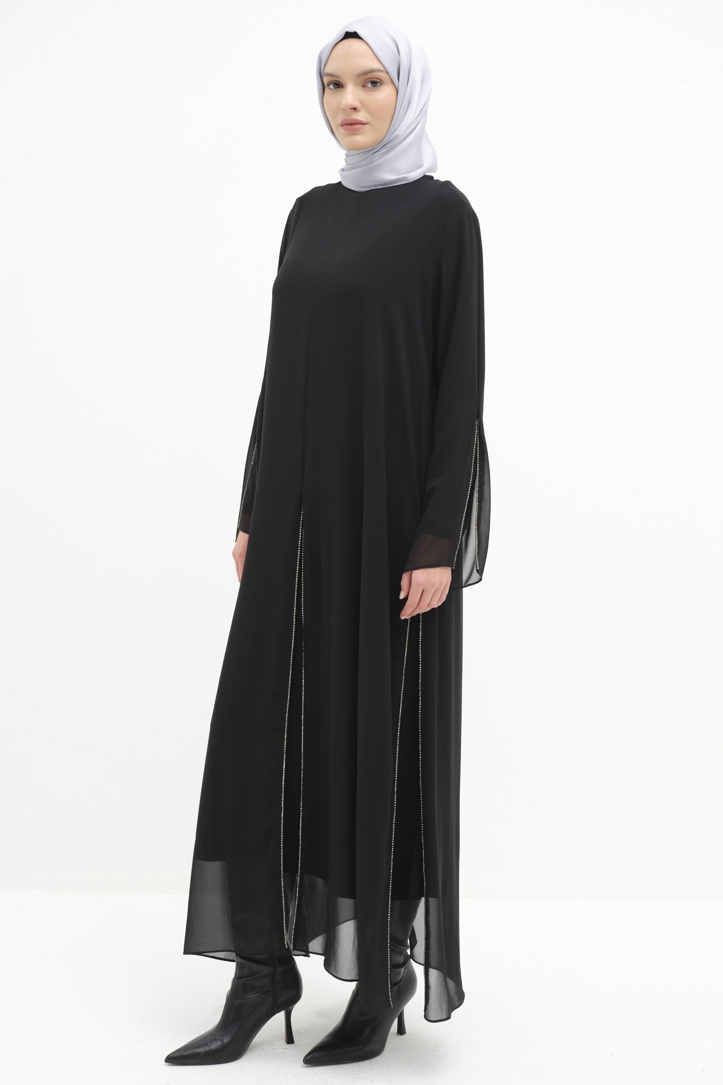 Şerit Taş Detaylı Şifon Garnili Elbise - Siyah TUGBA