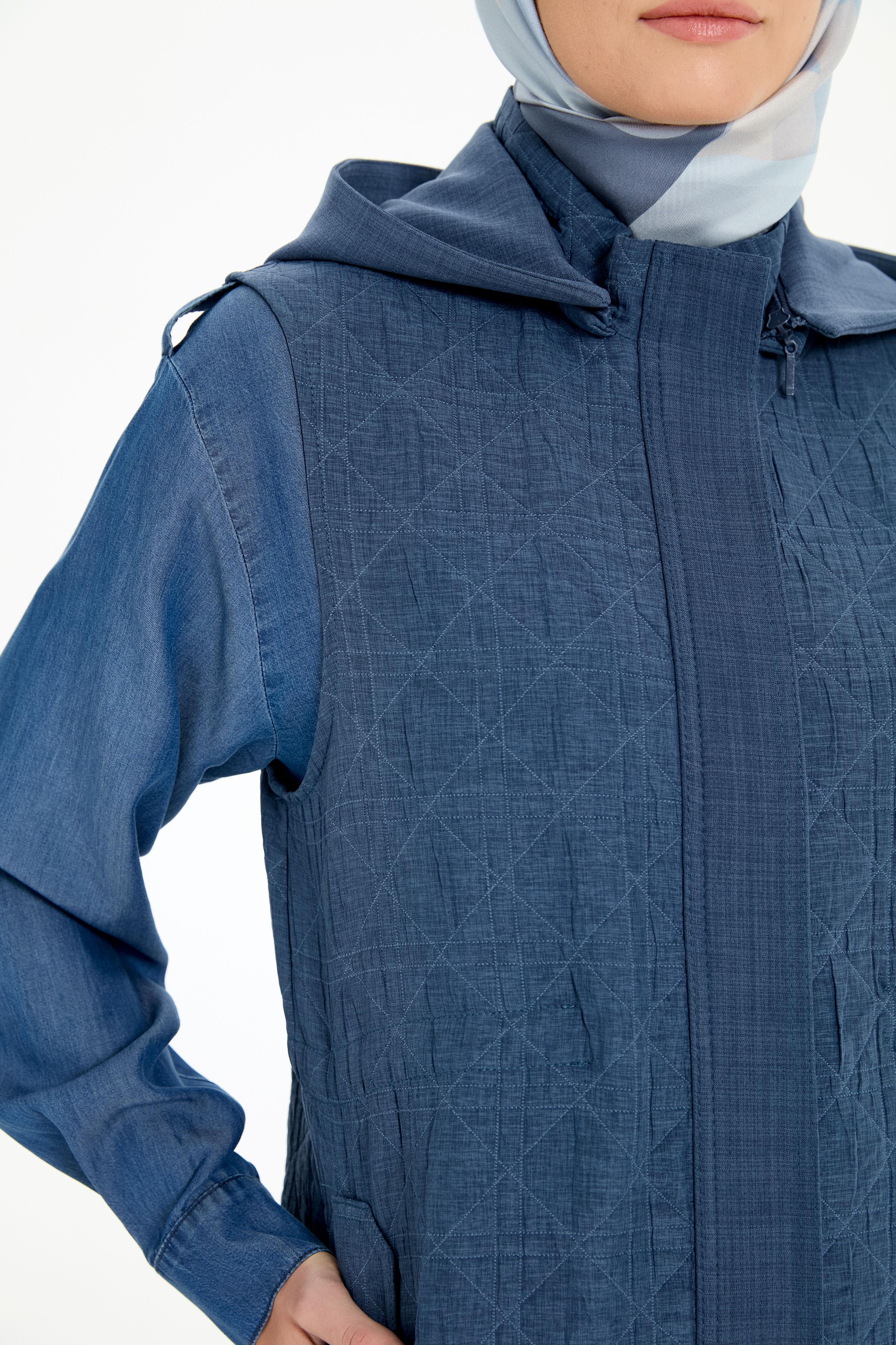 Seyyar Kapüşon Garnili Kapitone Yelek - İndigo TUGBA