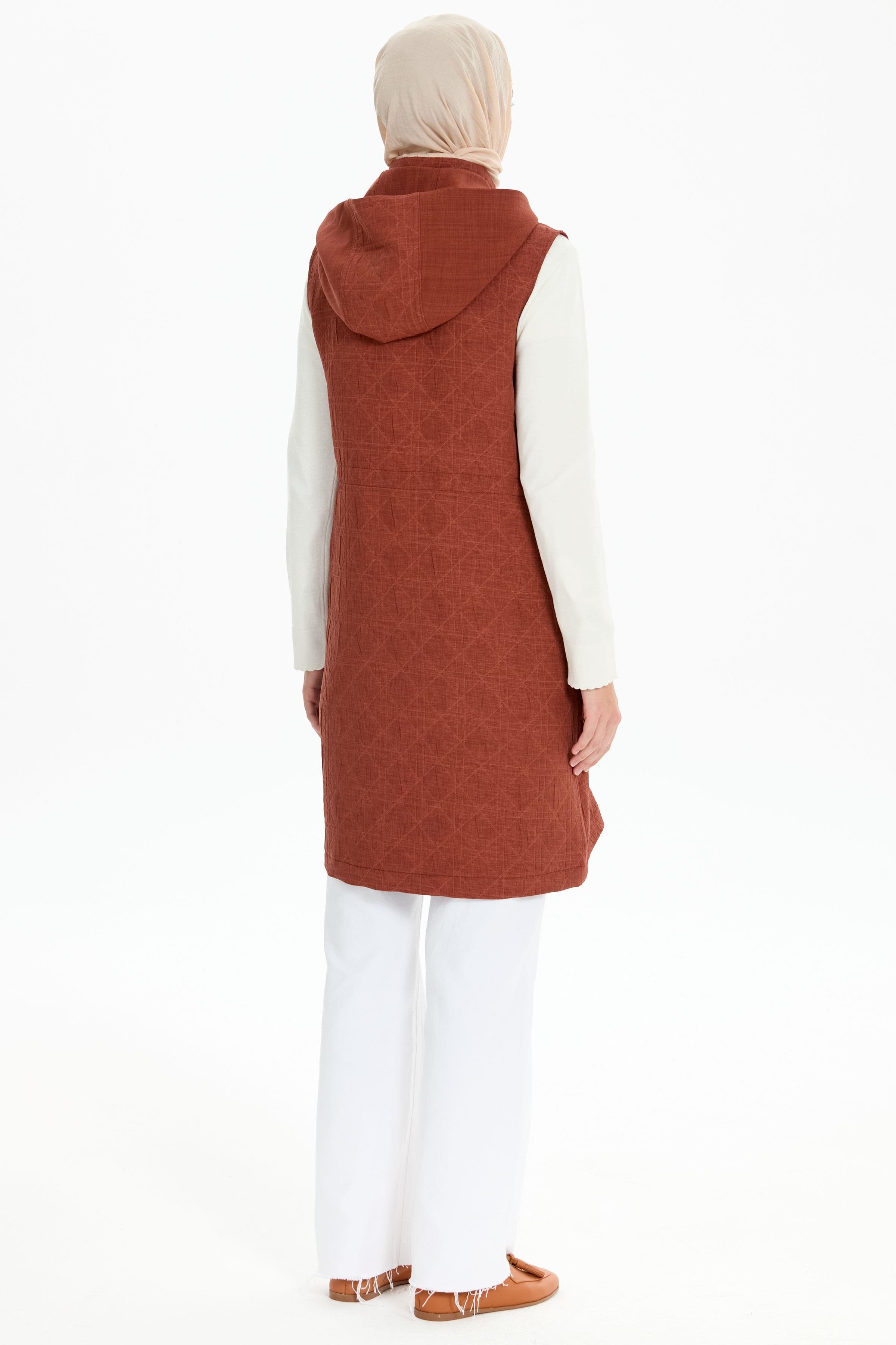 Seyyar Kapüşon Garnili Kapitone Yelek - Taba TUGBA