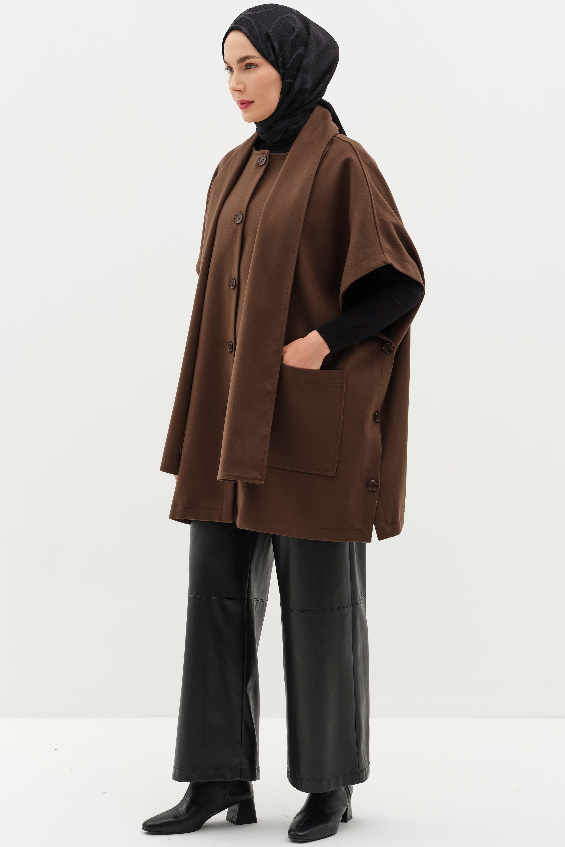 Seyyar Şal Yakalı Panço - Kahve TUGBA