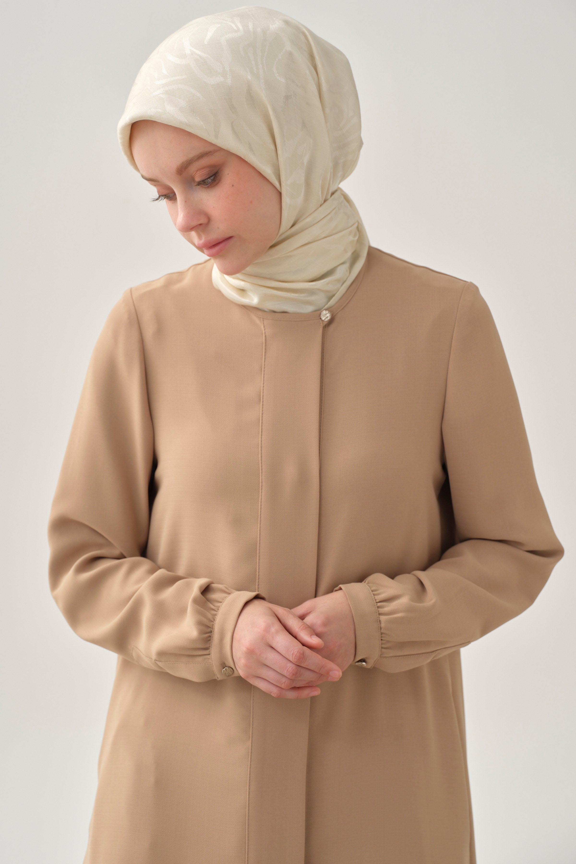 Sıfır Yaka Gizli Patlı Ferace - Bej TUGBA
