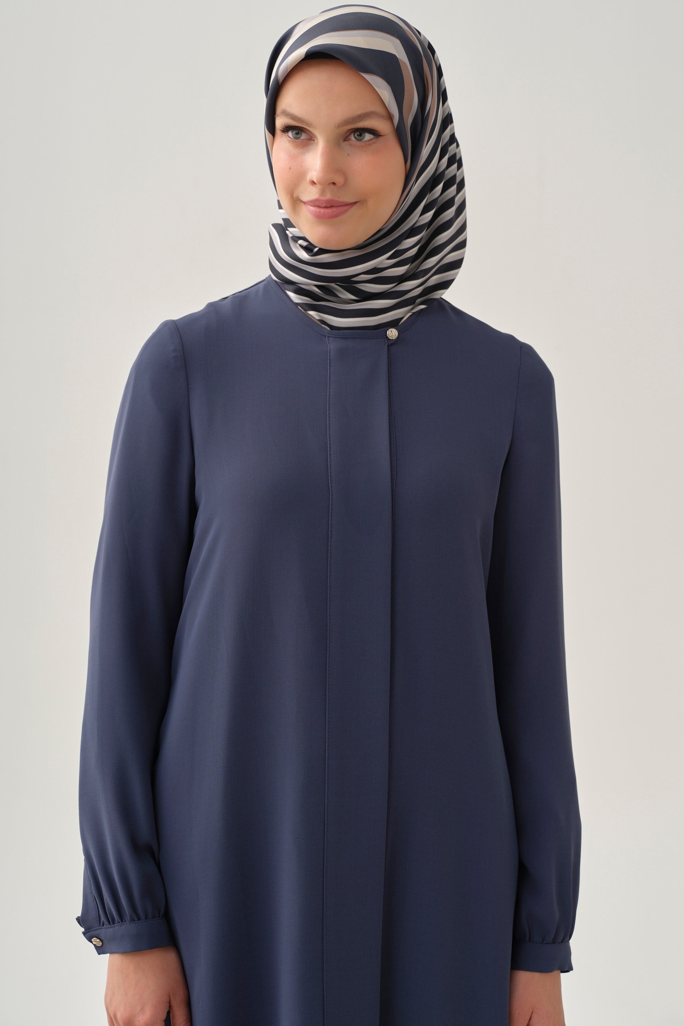 Sıfır Yaka Gizli Patlı Ferace - İndigo TUGBA