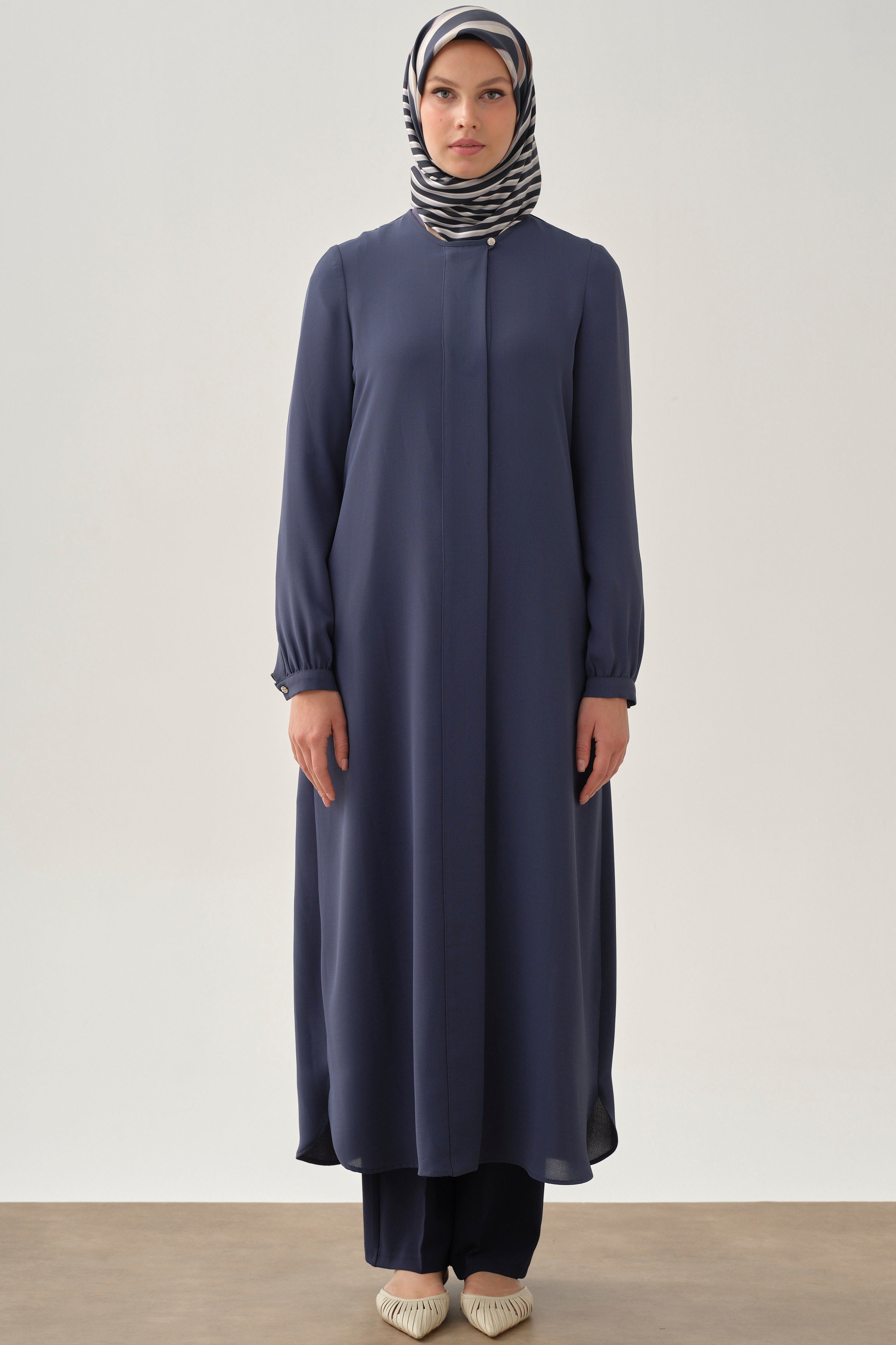 Sıfır Yaka Gizli Patlı Ferace - İndigo TUGBA