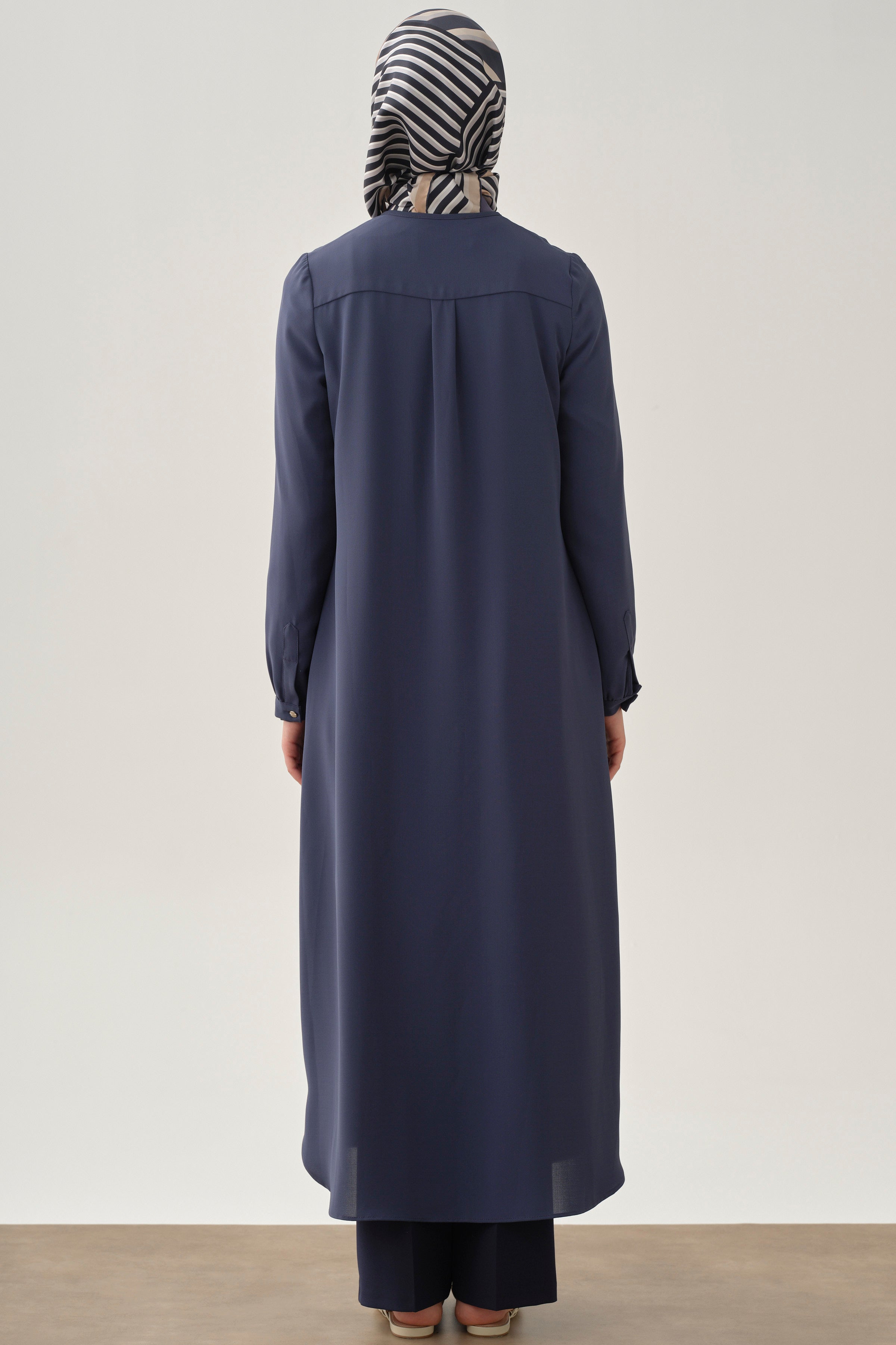 Sıfır Yaka Gizli Patlı Ferace - İndigo TUGBA