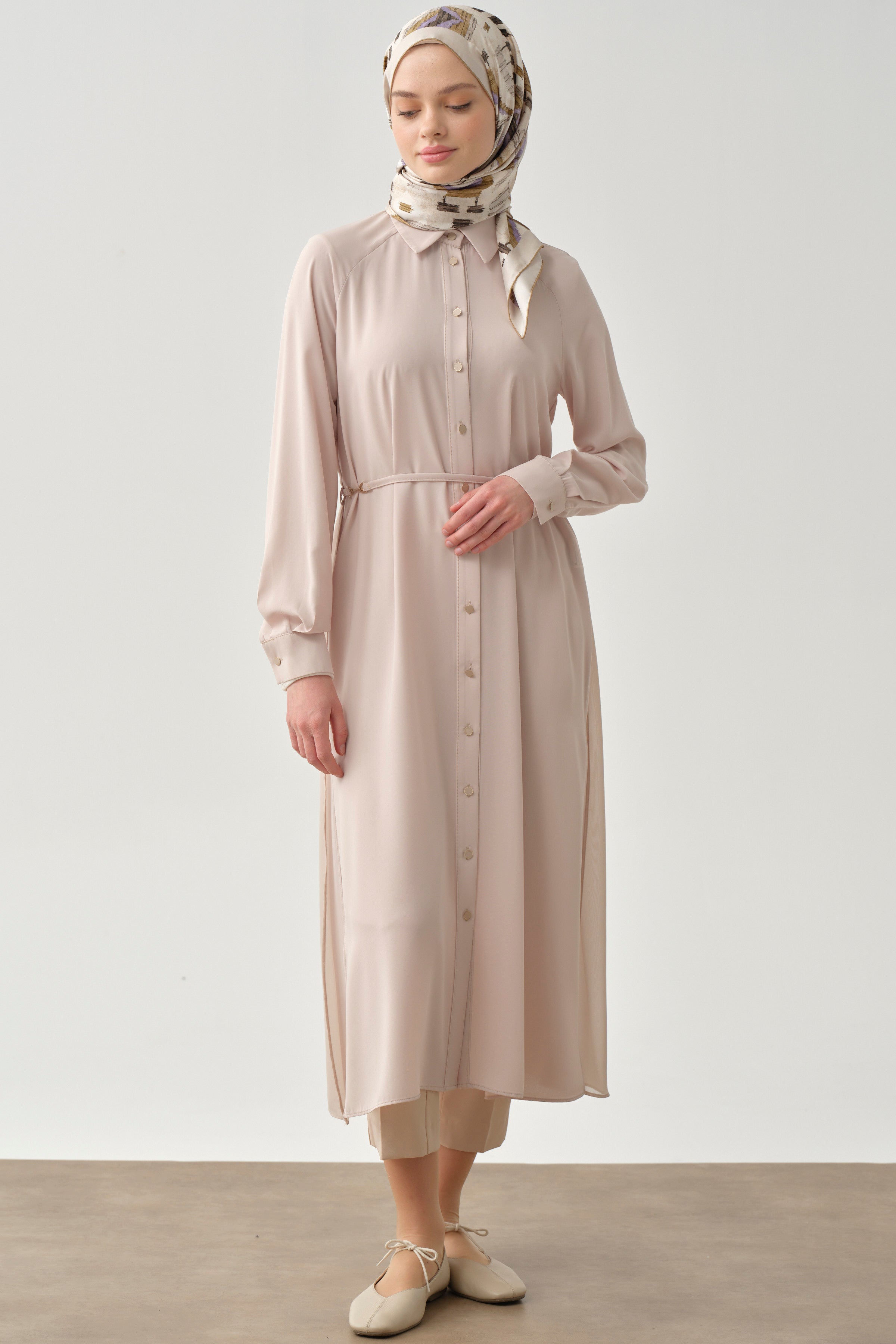 Şifon Garnili Beli Kemerli Uzun Tunik - Bej TUGBA