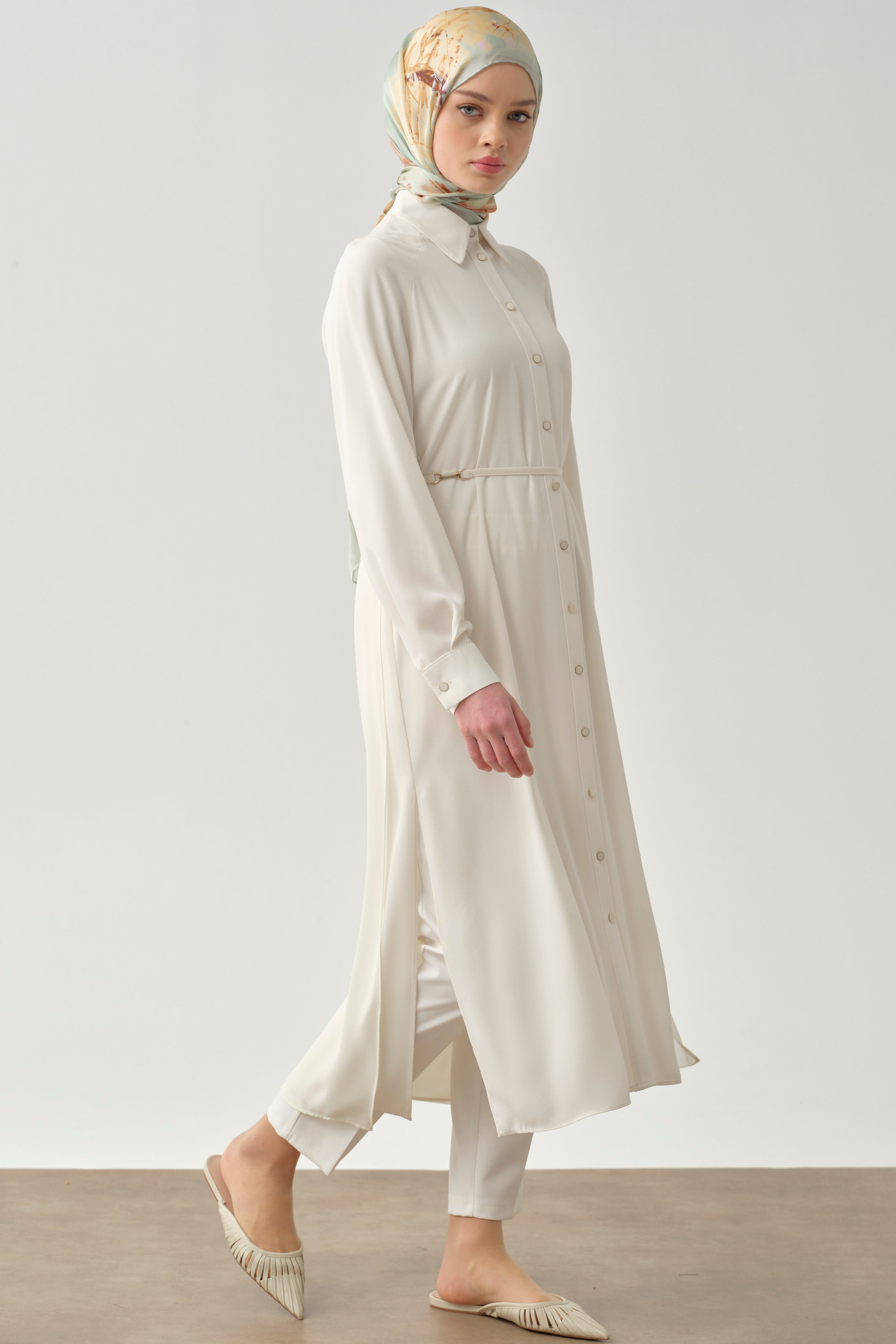 Şifon Garnili Beli Kemerli Uzun Tunik - Ekru TUGBA