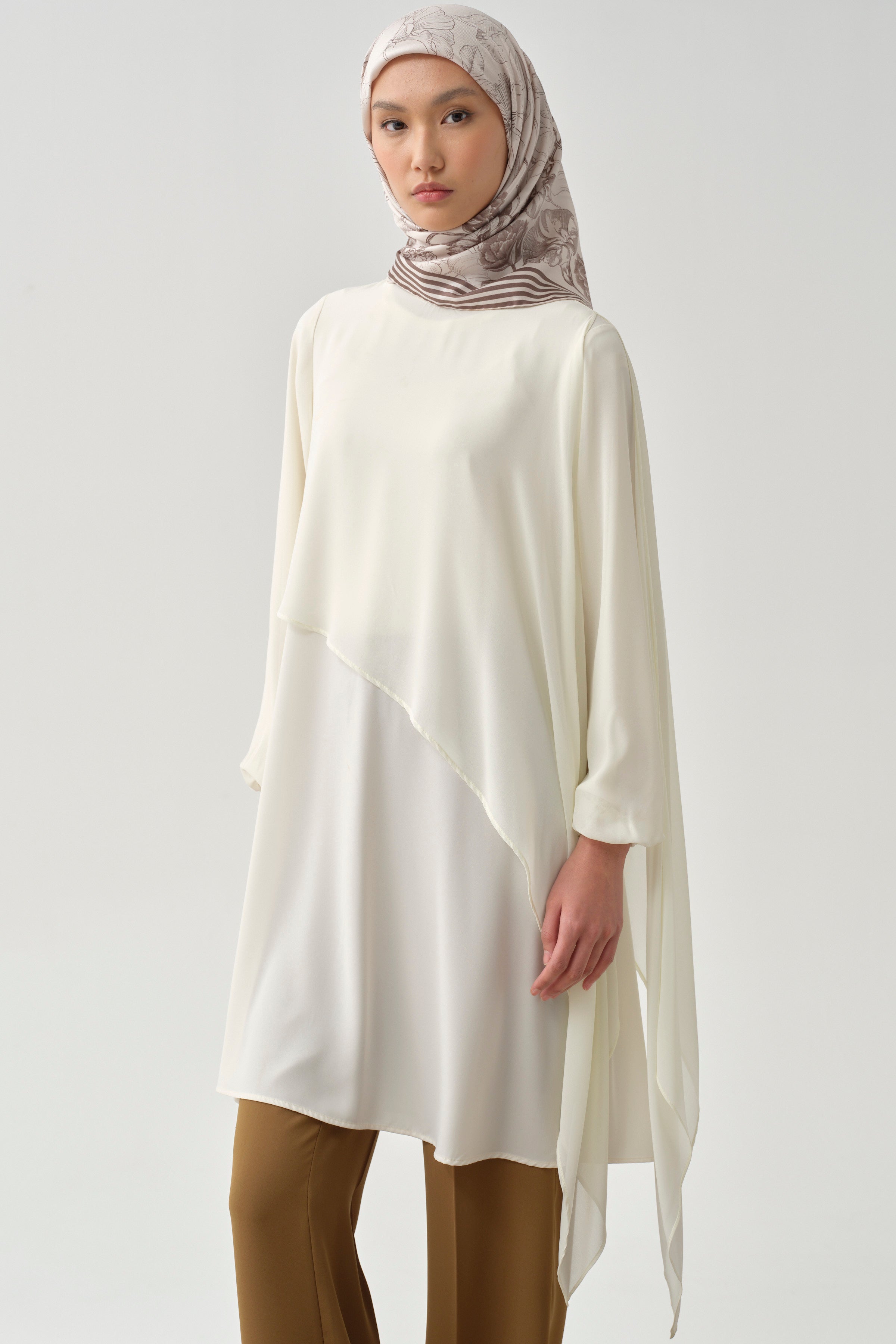 Şifon Garnili Bileği Lastikli Tunik - Ekru TUGBA