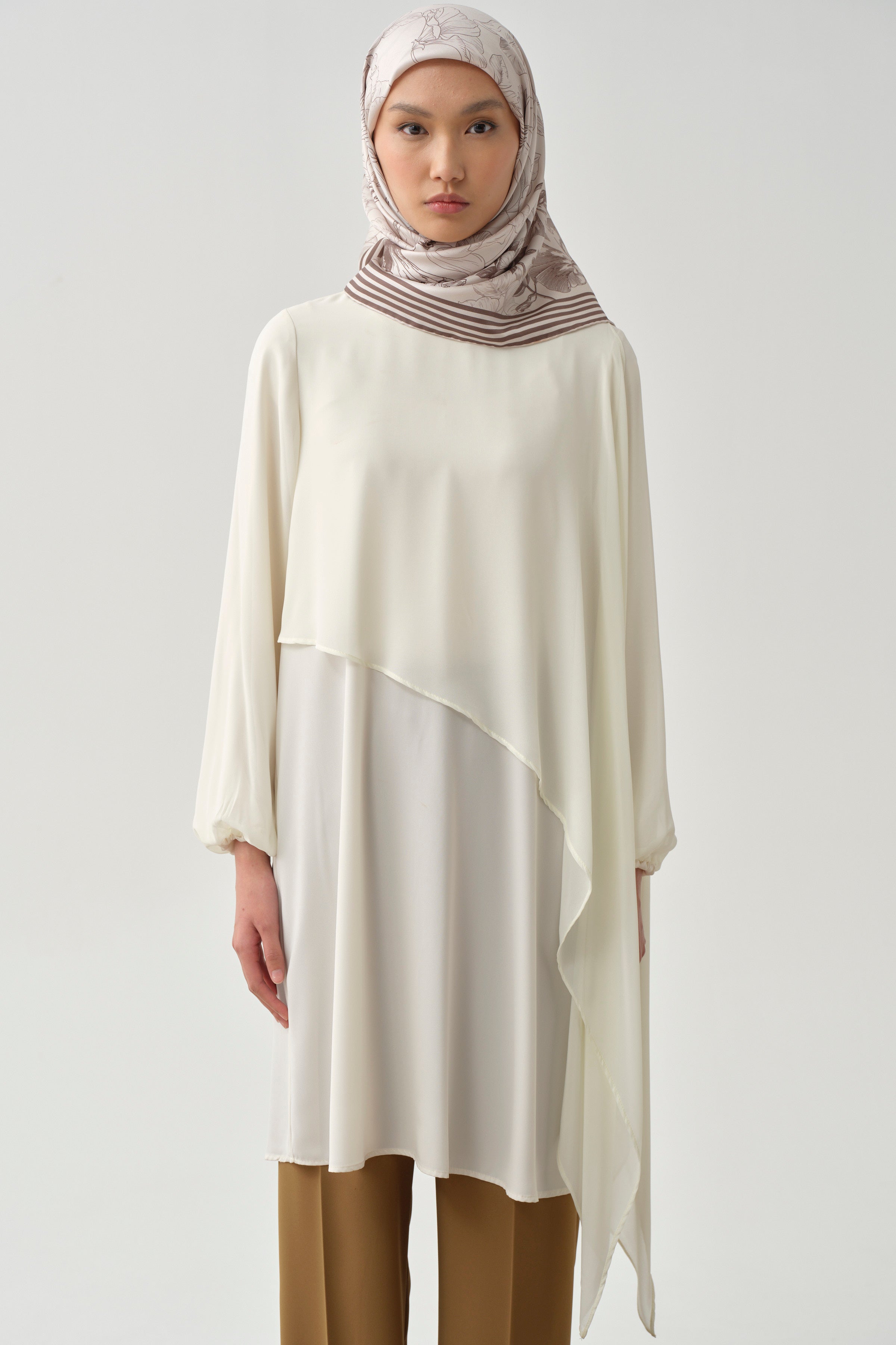 Şifon Garnili Bileği Lastikli Tunik - Ekru TUGBA