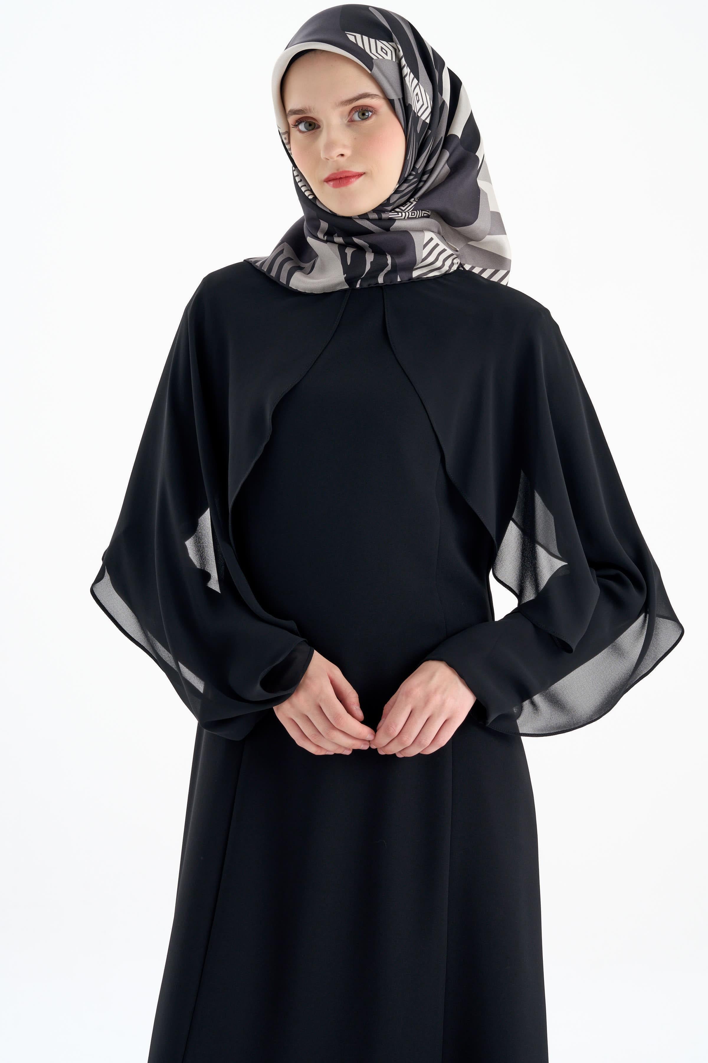 Şifon Garnili Elbise - Siyah TUGBA