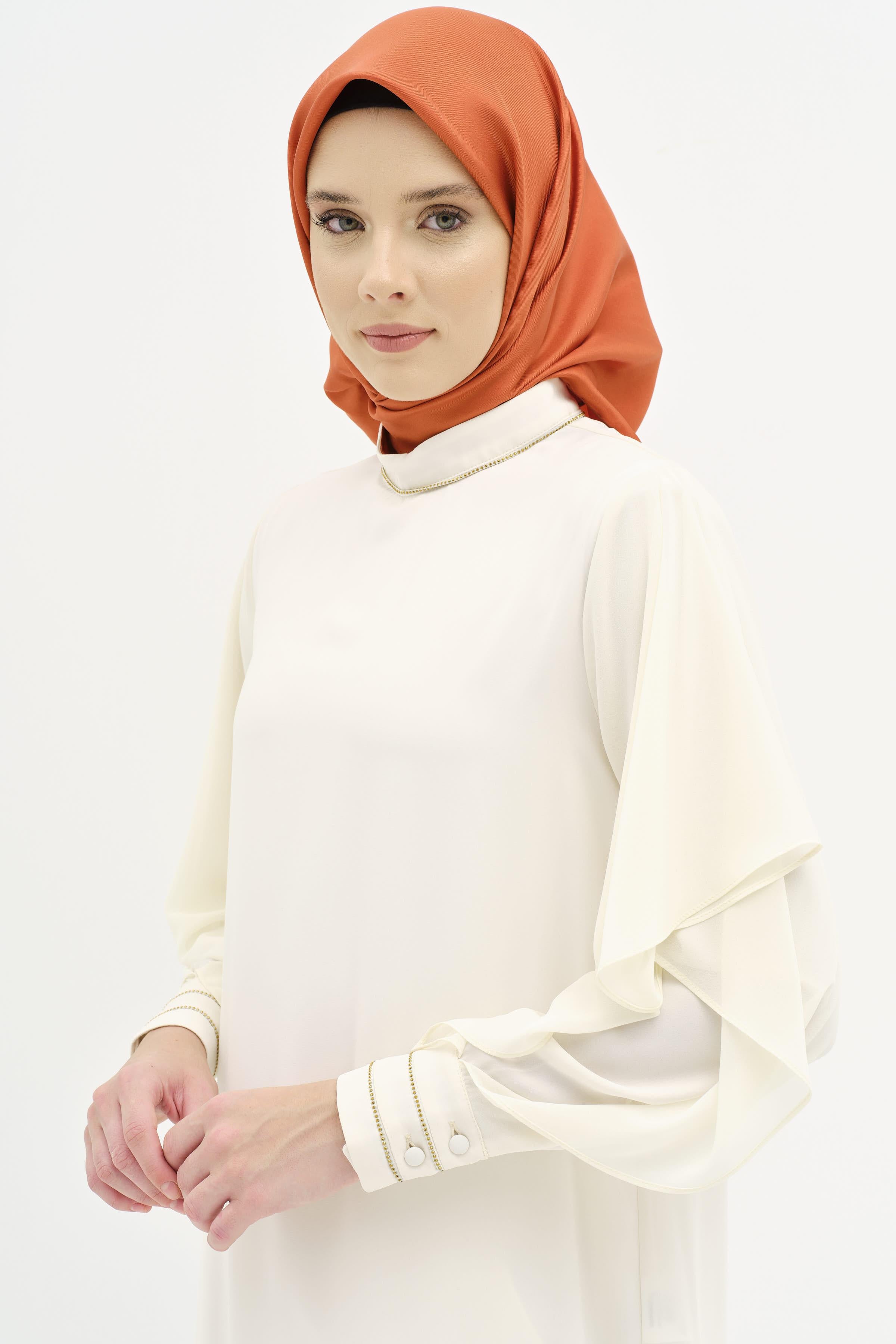 Şifon Garnili Taş Şerit Detaylı Tunik - Ekru TUGBA