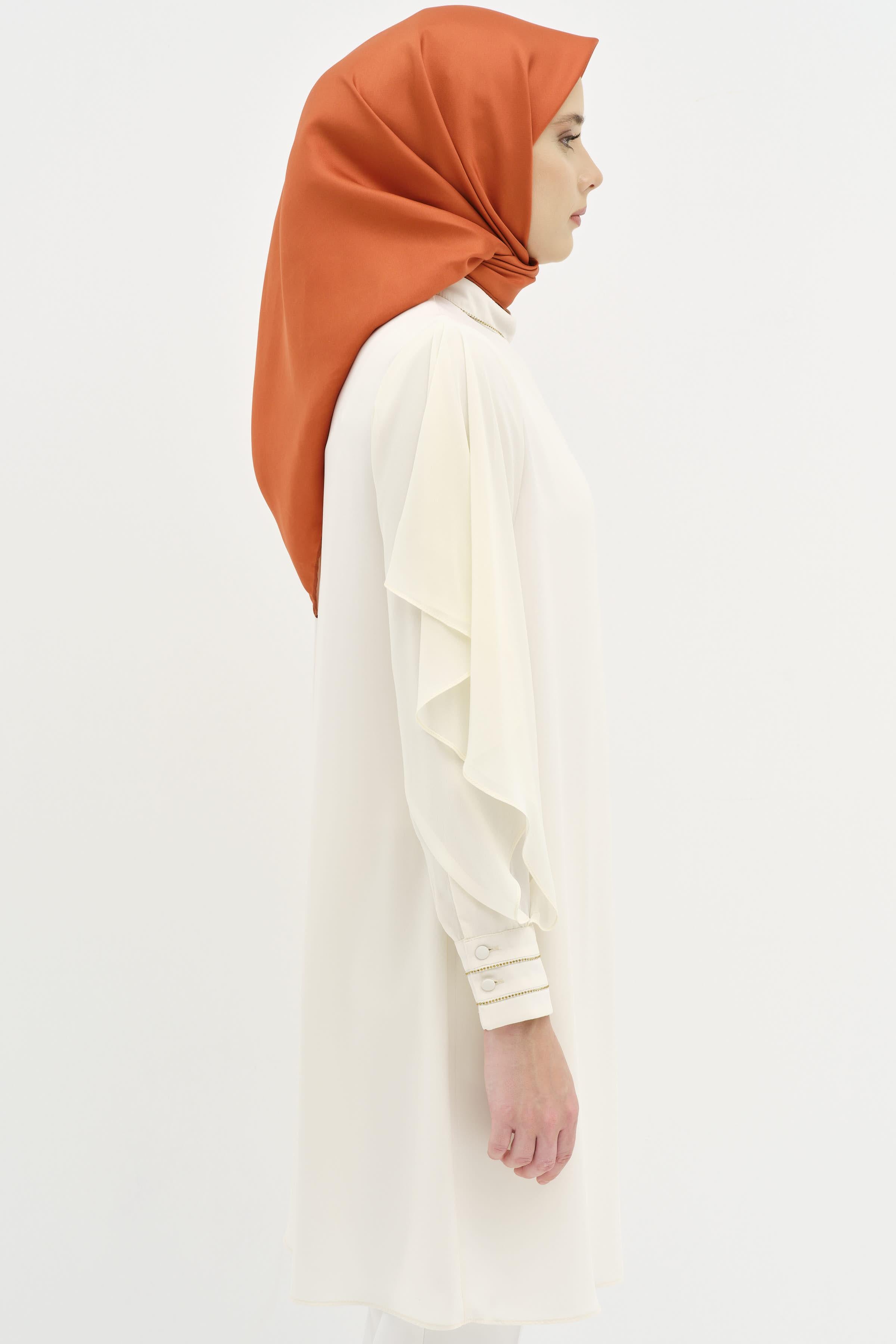 Şifon Garnili Taş Şerit Detaylı Tunik - Ekru TUGBA