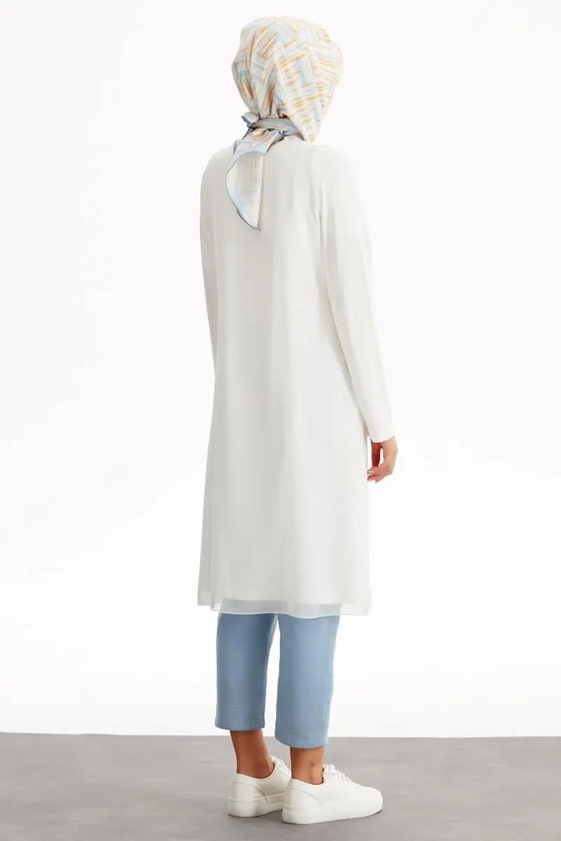 Şifon Garnili Yırtmaç Detaylı Tunik - Ekru TUGBA