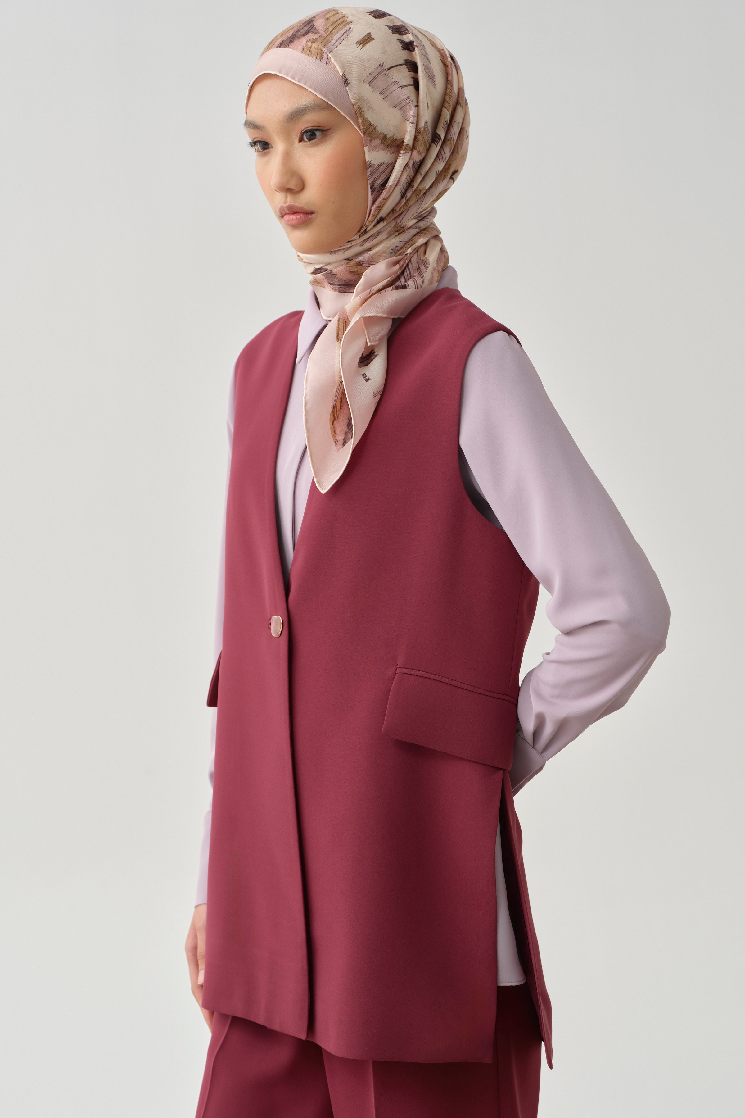 Süs Cep Kapaklı Yırtmaçlı Yelek - Mürdüm TUGBA