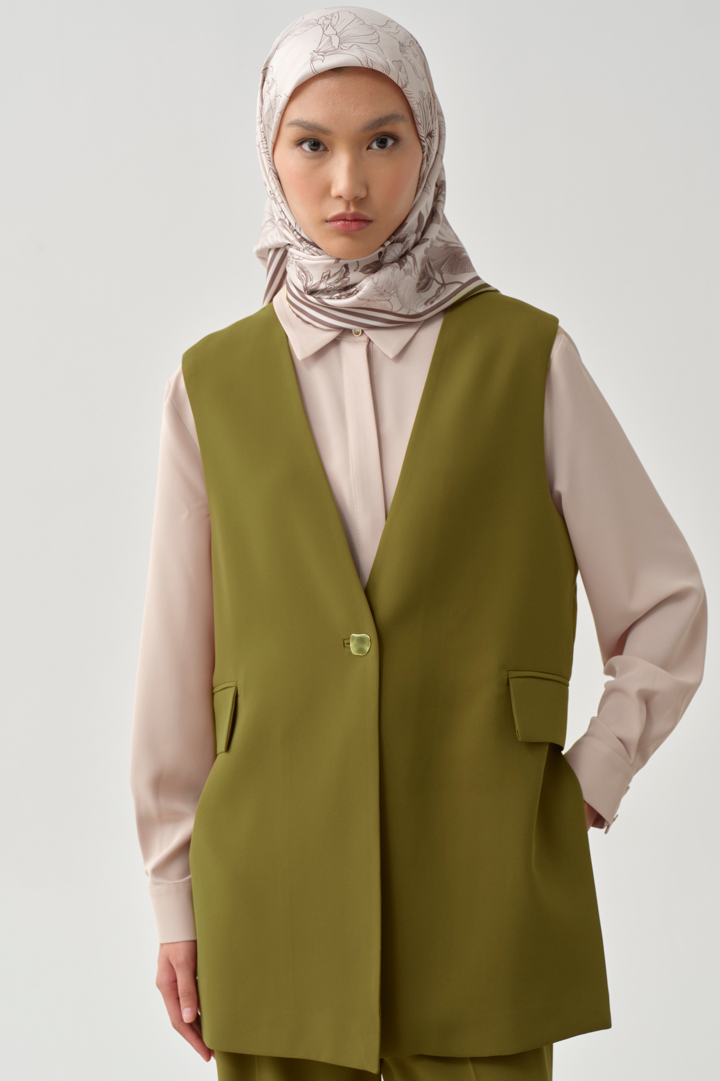 Süs Cep Kapaklı Yırtmaçlı Yelek - Olive TUGBA