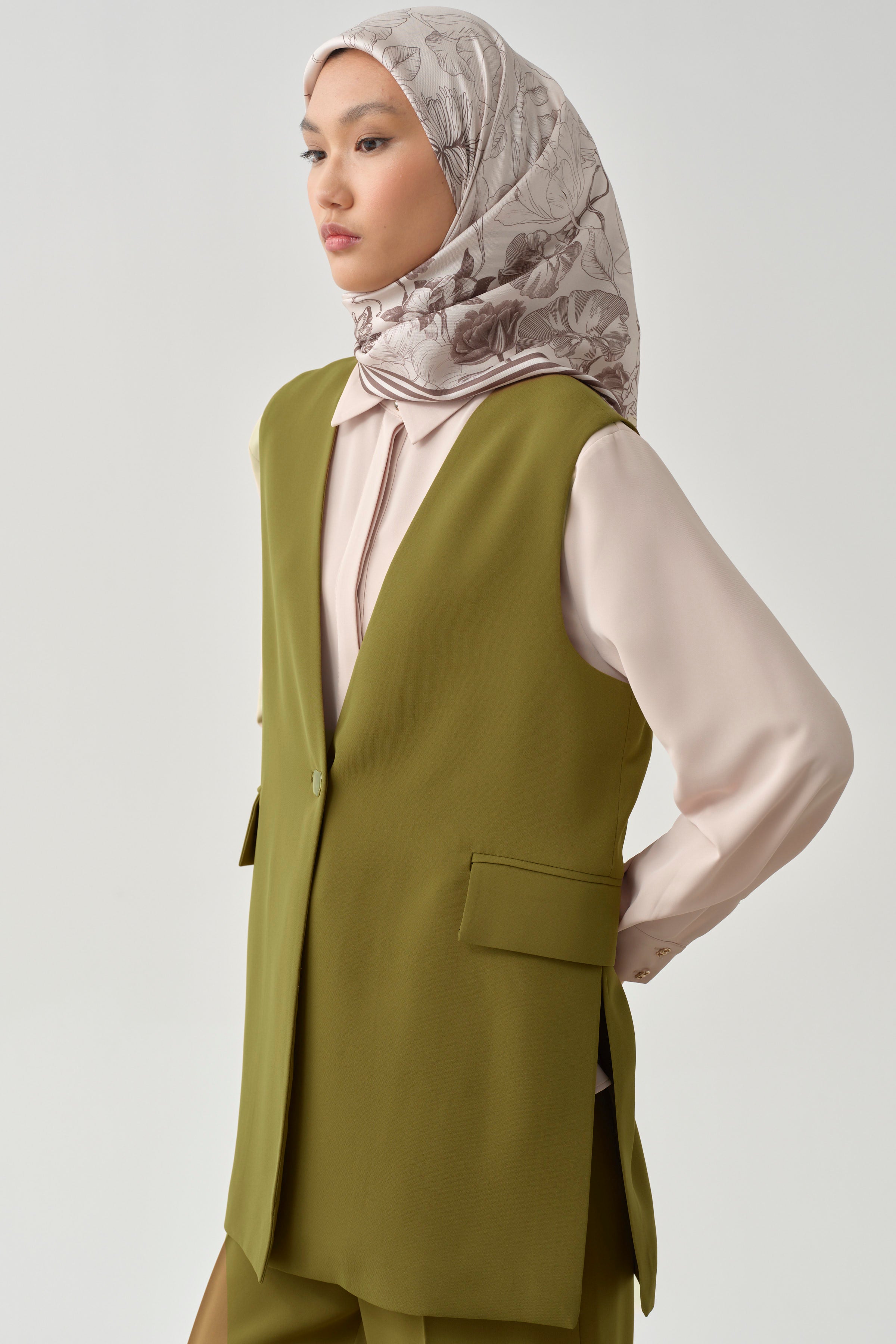 Süs Cep Kapaklı Yırtmaçlı Yelek - Olive TUGBA