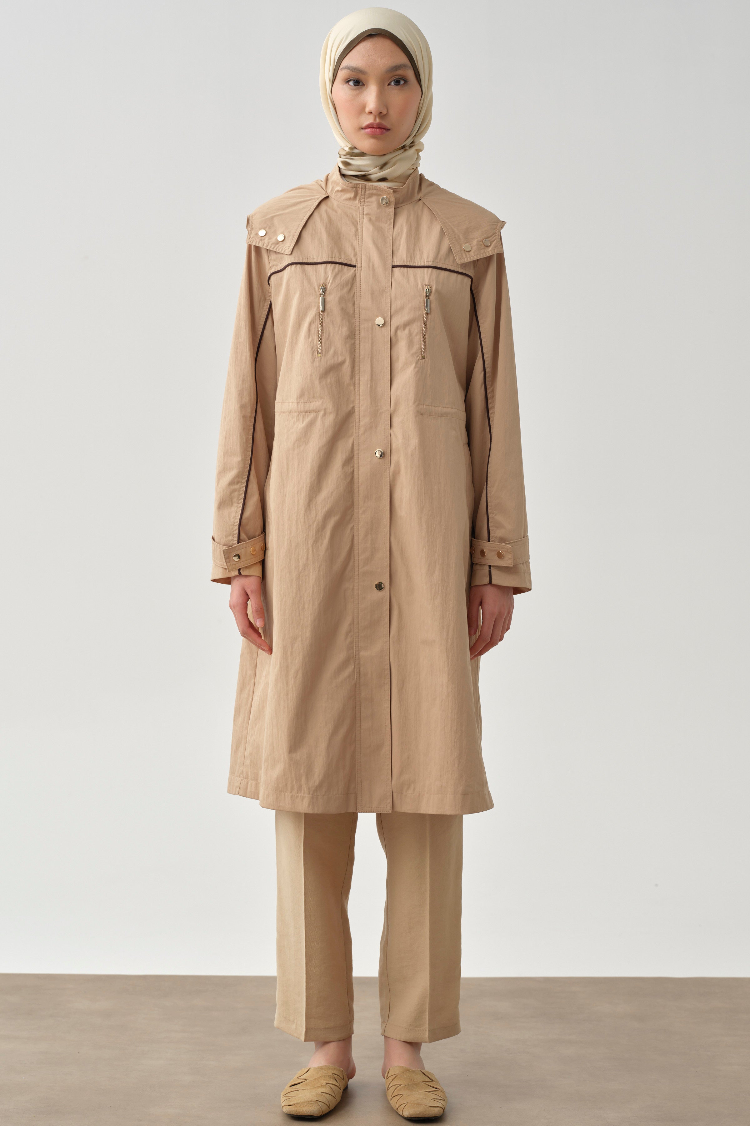 T Kol Garni Biyeli Kapüşonlu Trençkot - Camel TUGBA