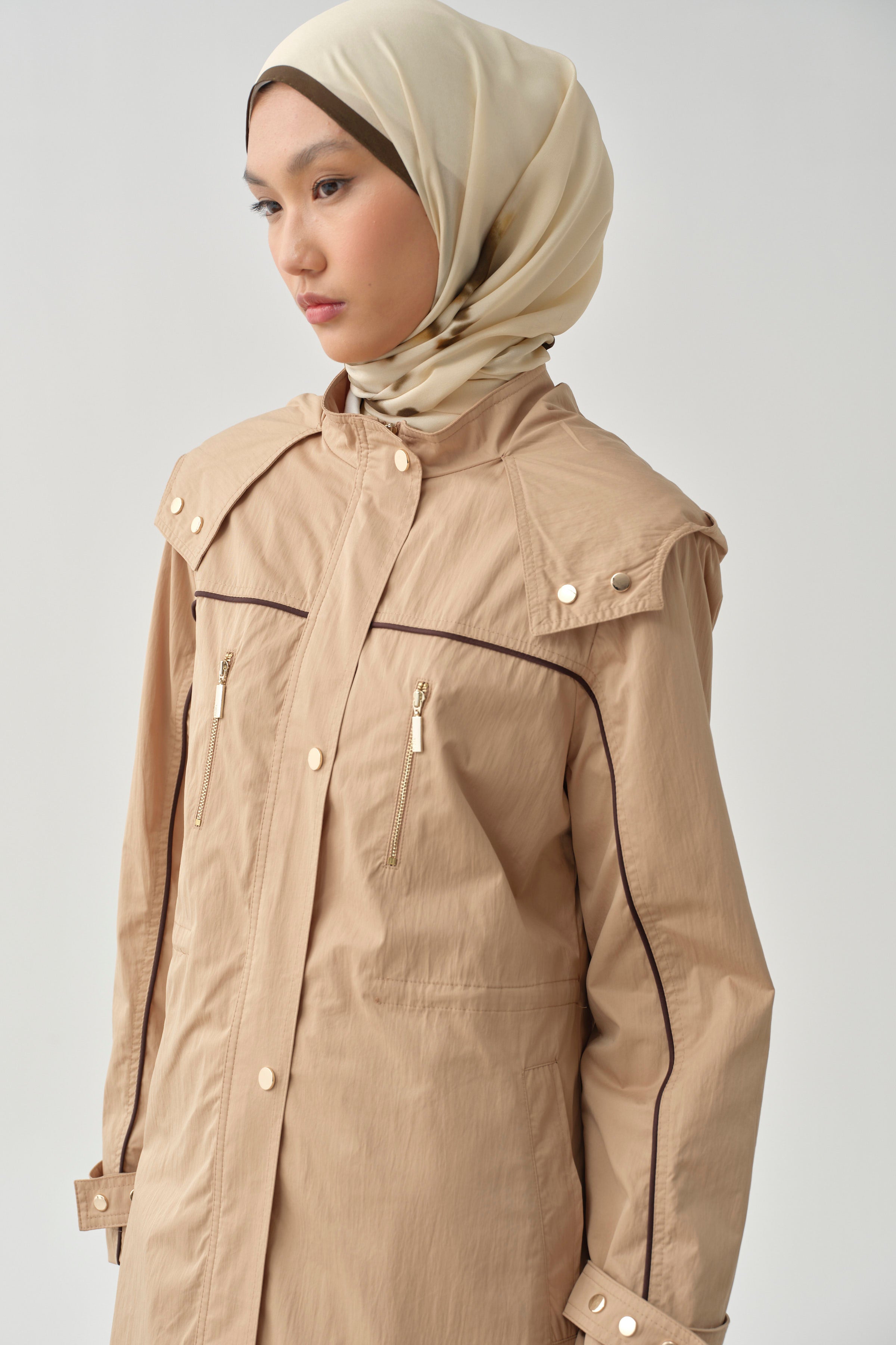 T Kol Garni Biyeli Kapüşonlu Trençkot - Camel TUGBA