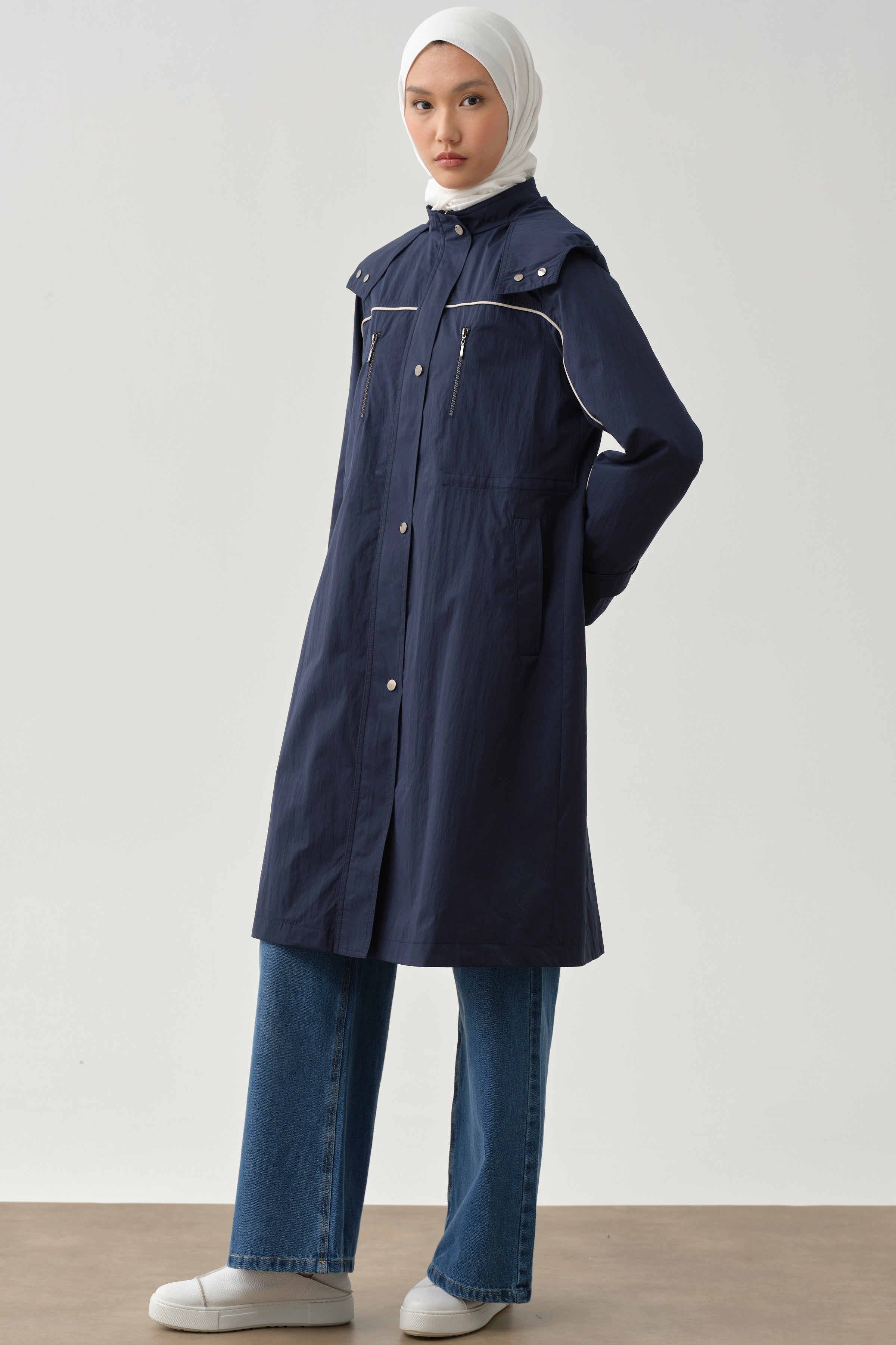 T Kol Garni Biyeli Kapüşonlu Trençkot - İndigo TUGBA