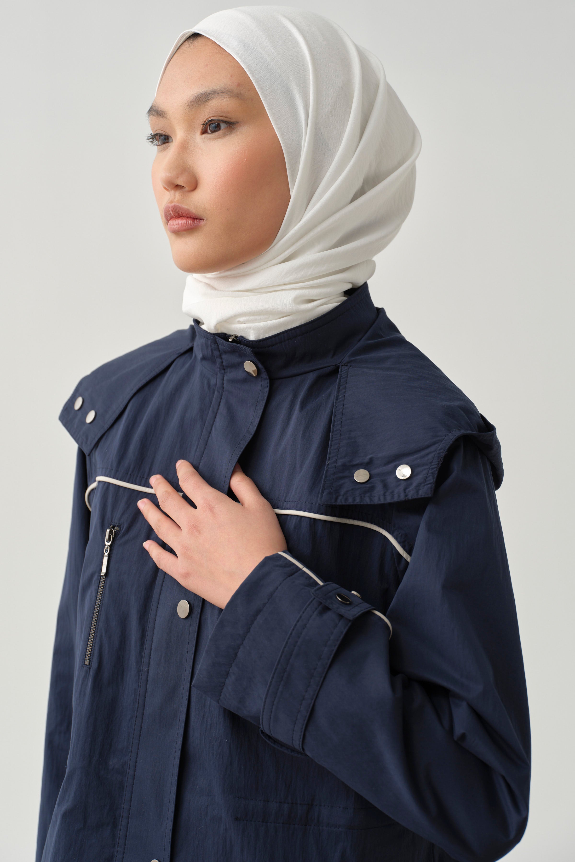 T Kol Garni Biyeli Kapüşonlu Trençkot - İndigo TUGBA