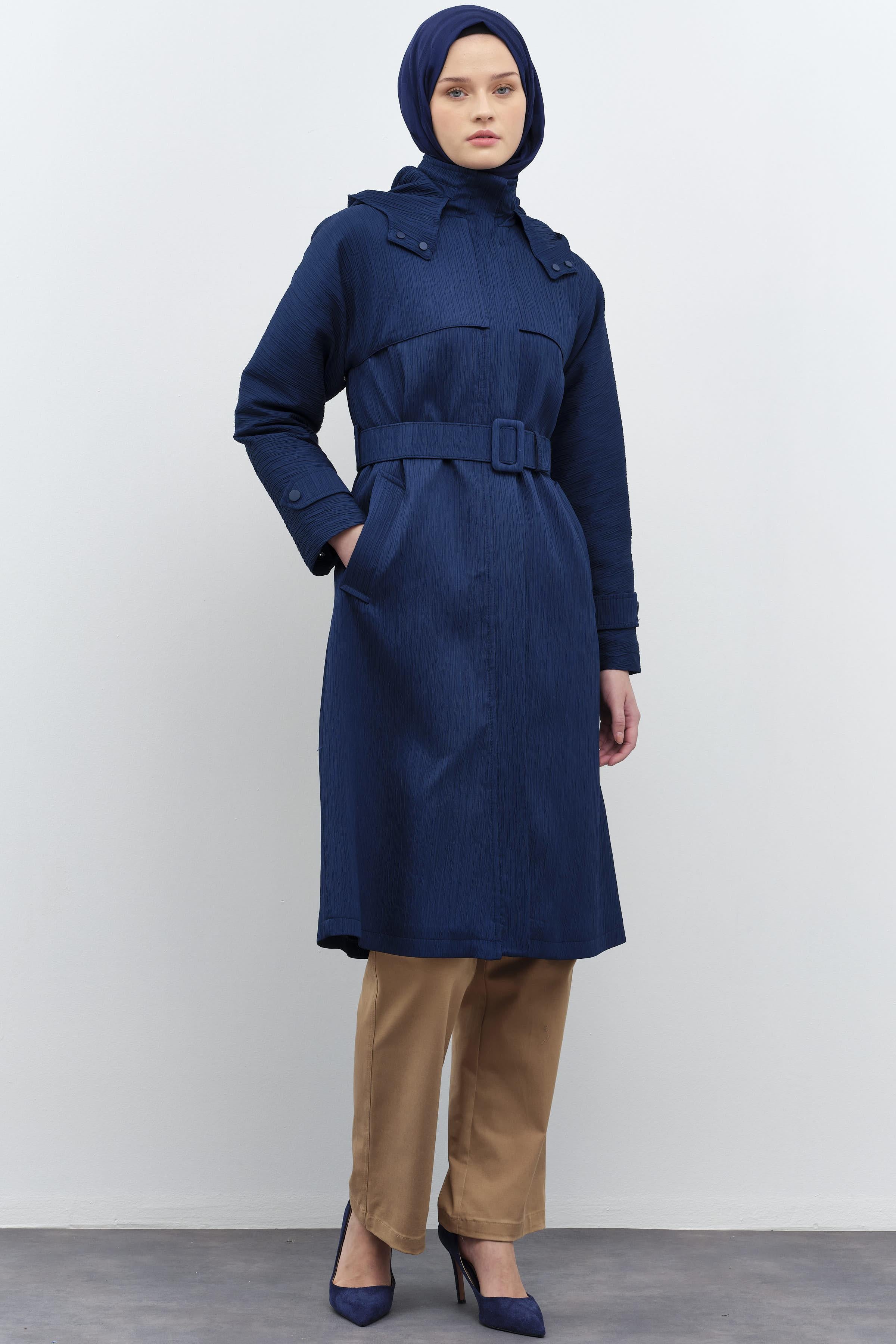 T Kol Rüzgarlık Detaylı İnce Kapitone Trençkot - Lacivert TUGBA