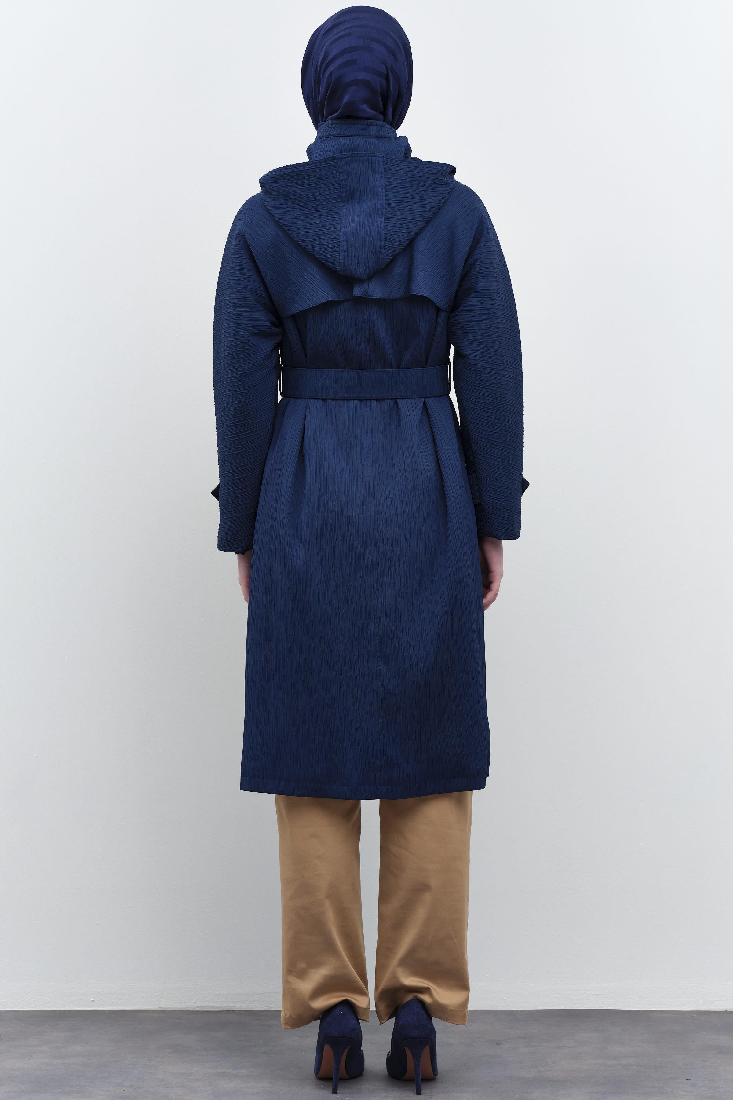 T Kol Rüzgarlık Detaylı İnce Kapitone Trençkot - Lacivert TUGBA