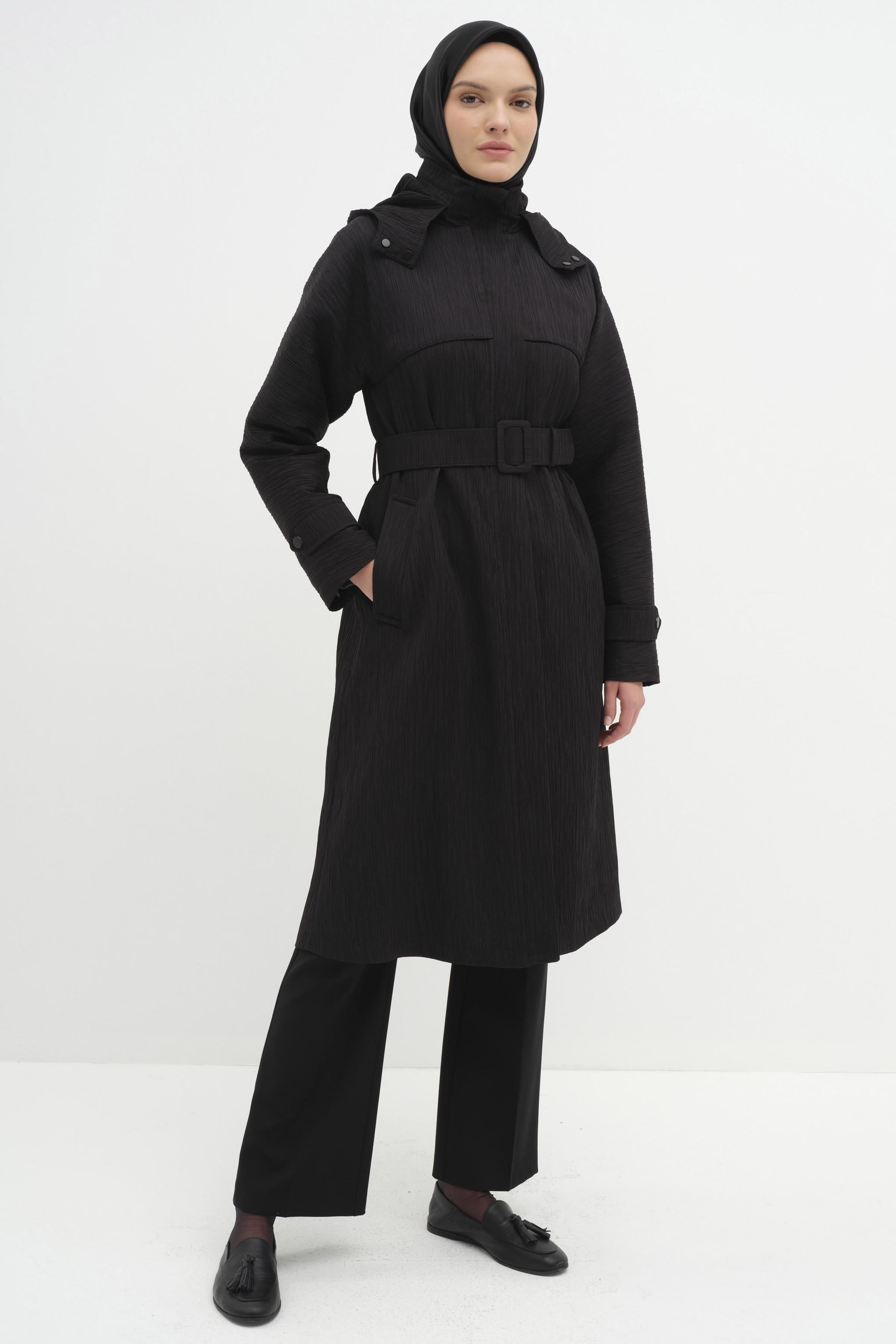 T Kol Rüzgarlık Detaylı İnce Kapitone Trençkot - Siyah TUGBA