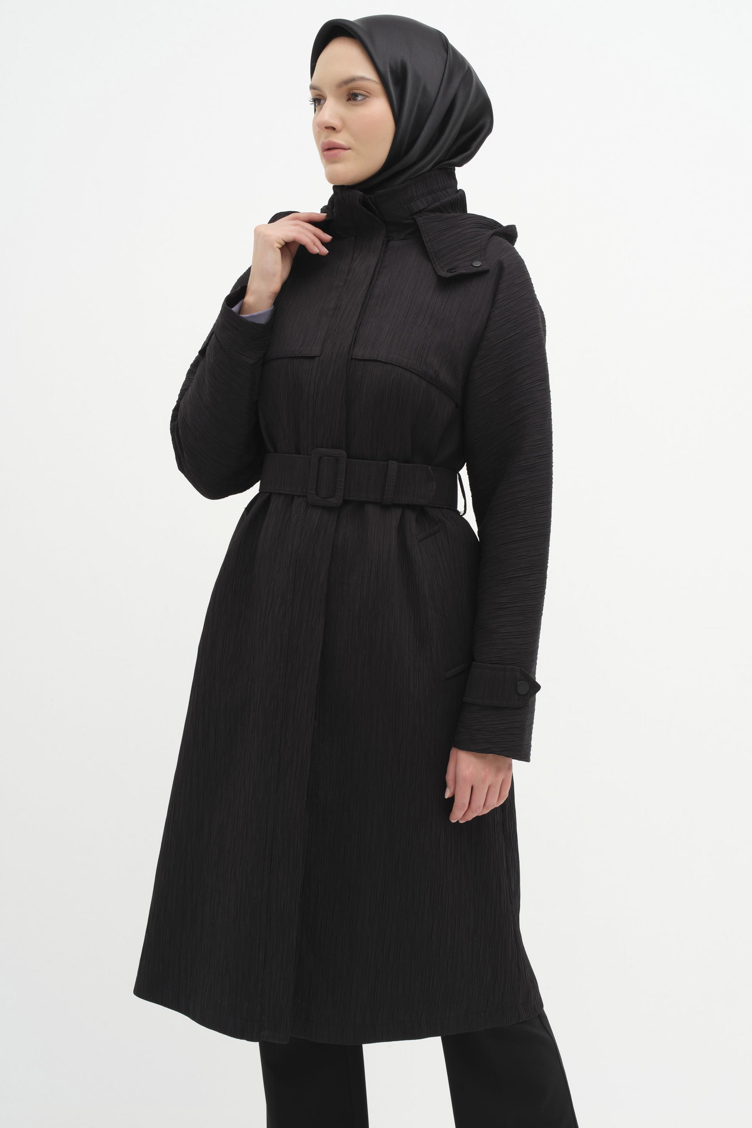 T Kol Rüzgarlık Detaylı İnce Kapitone Trençkot - Siyah TUGBA