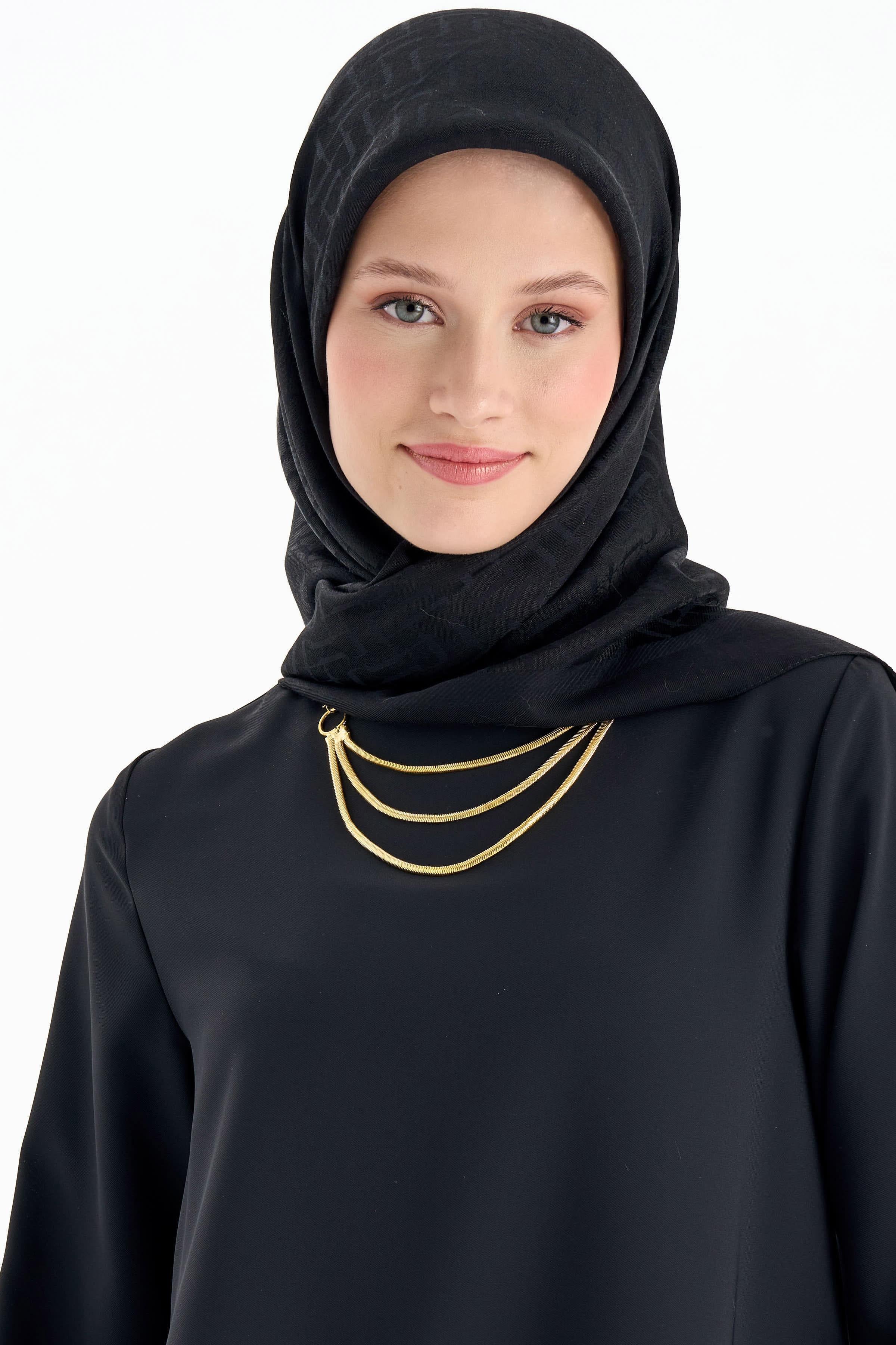 Natural T Logolu Eşarp - Siyah TUGBA