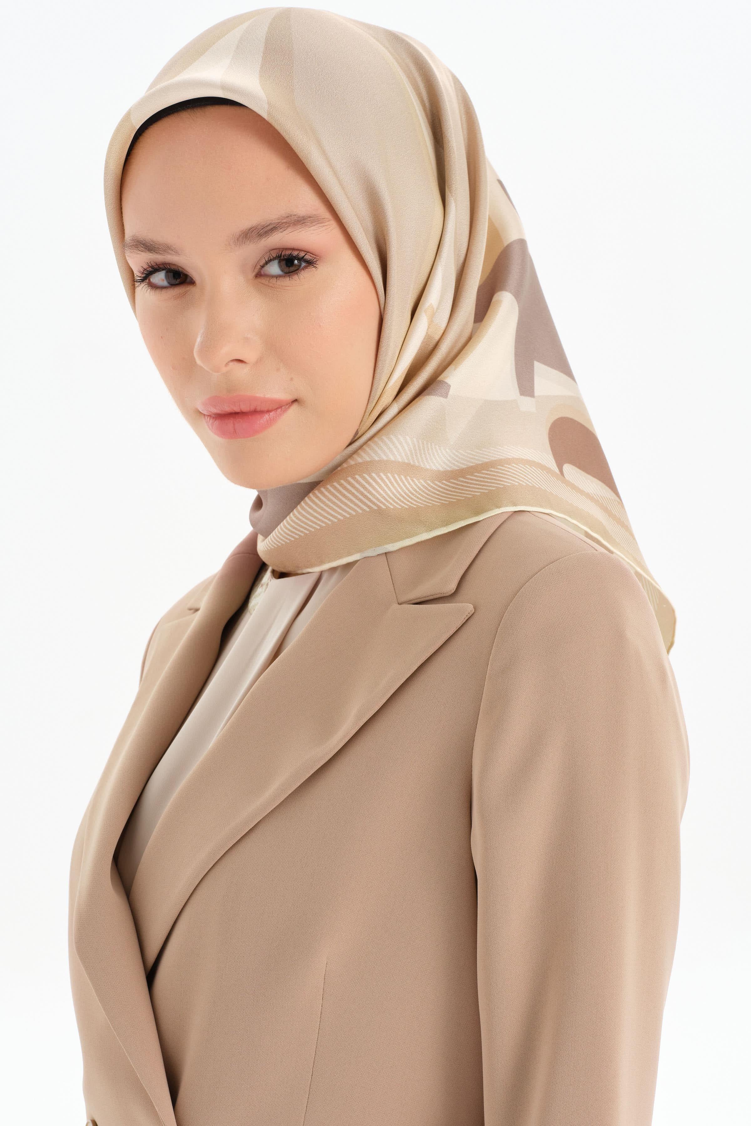 T Logolu Twill İpek Eşarp - Açık Kahve TUGBA