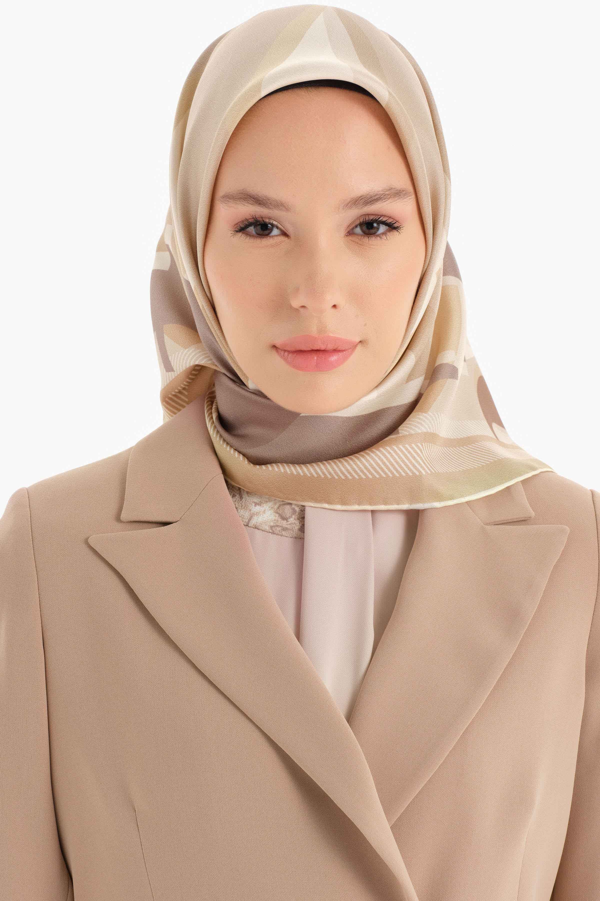 T Logolu Twill İpek Eşarp - Açık Kahve TUGBA