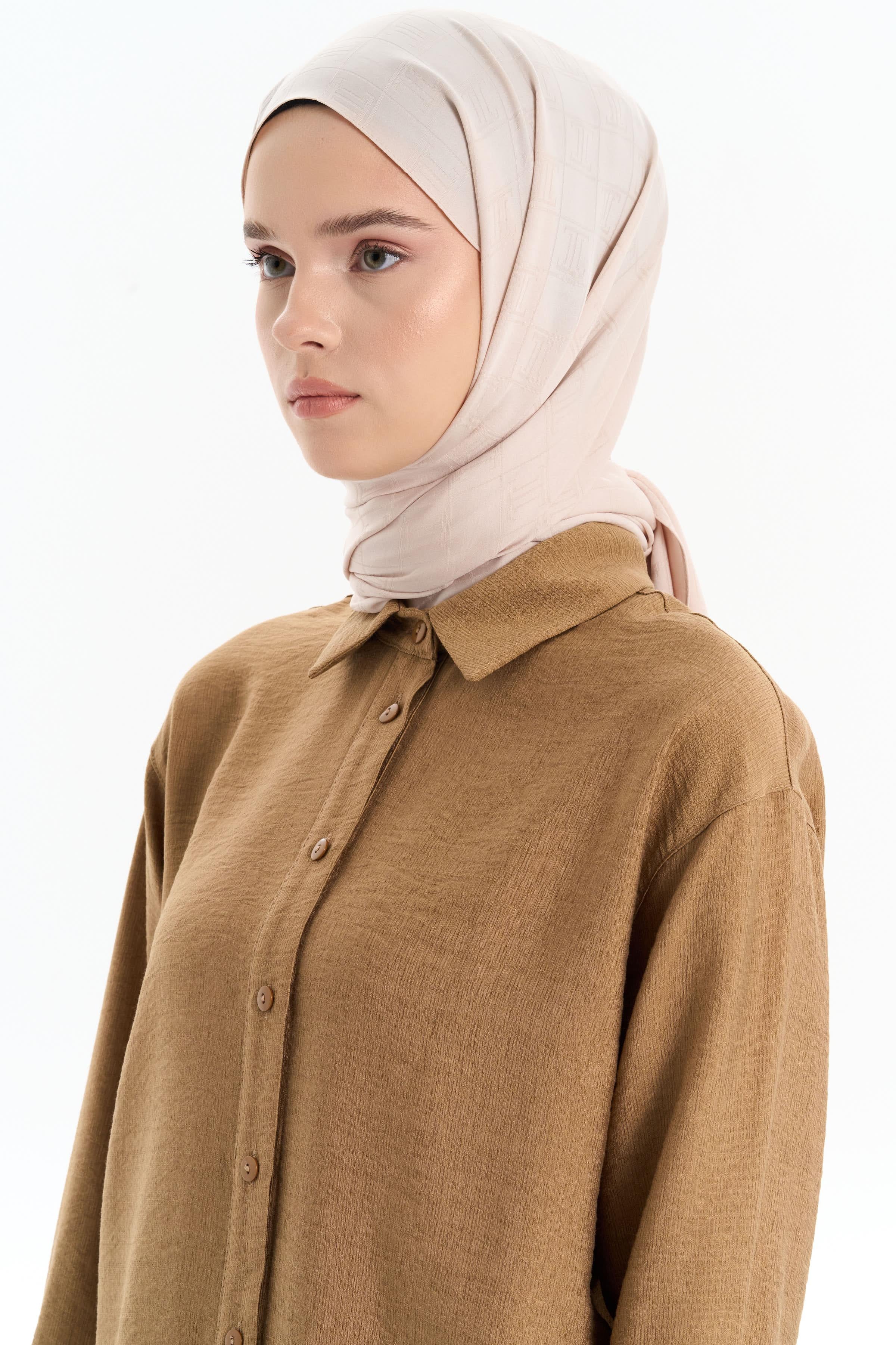 T Logo Desenli Şal - Taş TUGBA