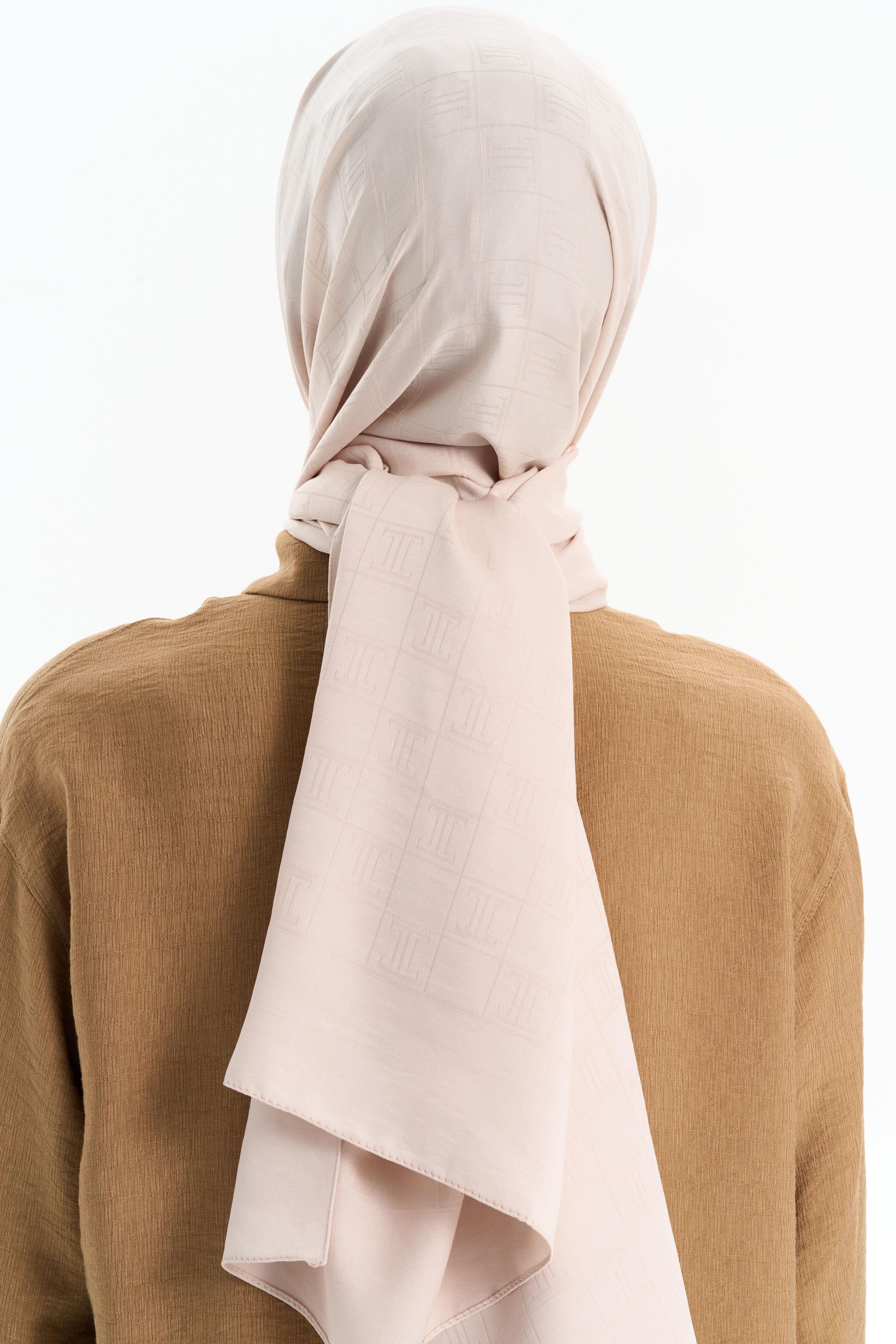 T Logo Desenli Şal - Taş TUGBA