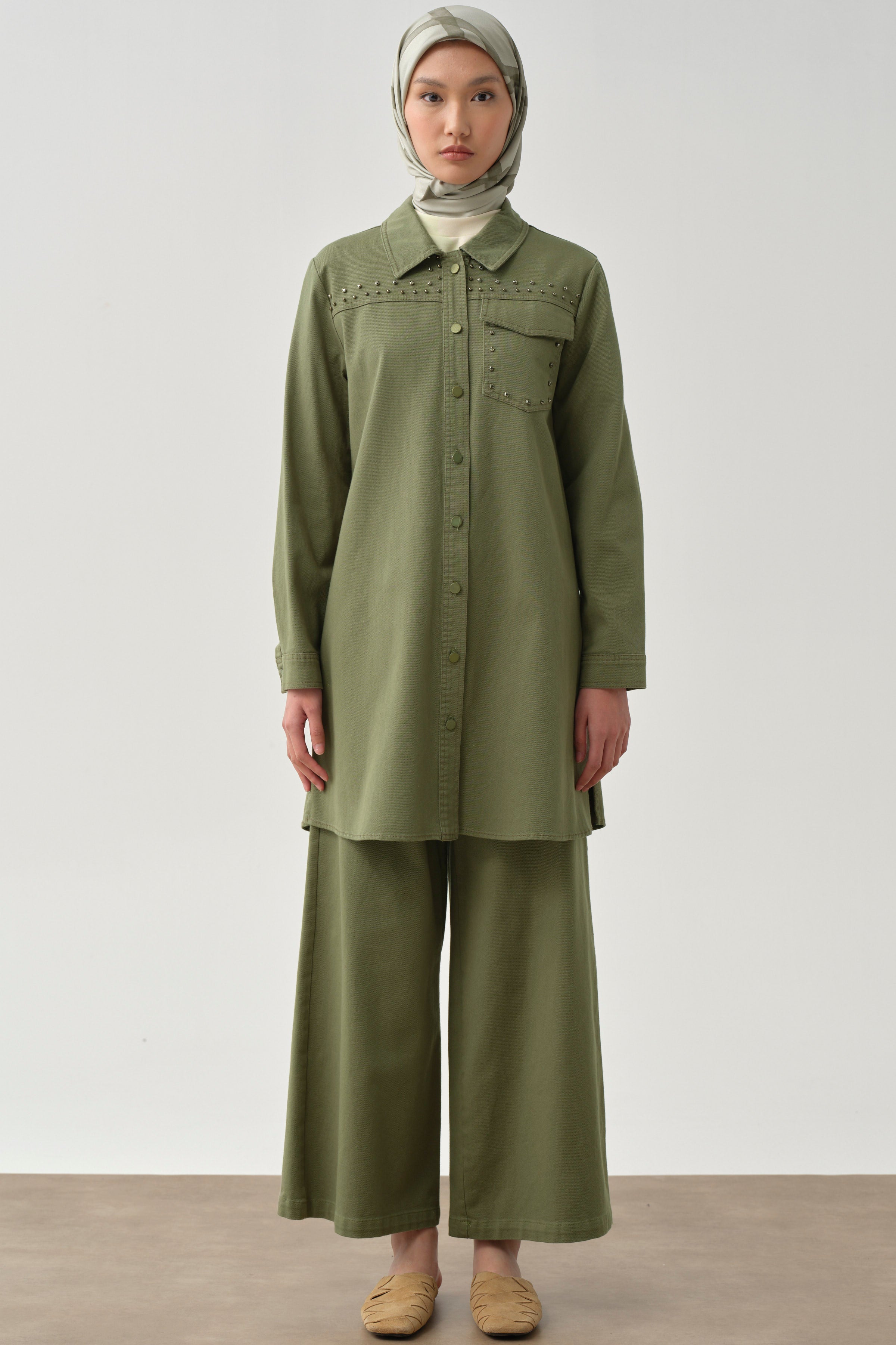 Taş Çakmalı Yırtmaçlı Canvas Gömlek - Haki TUGBA