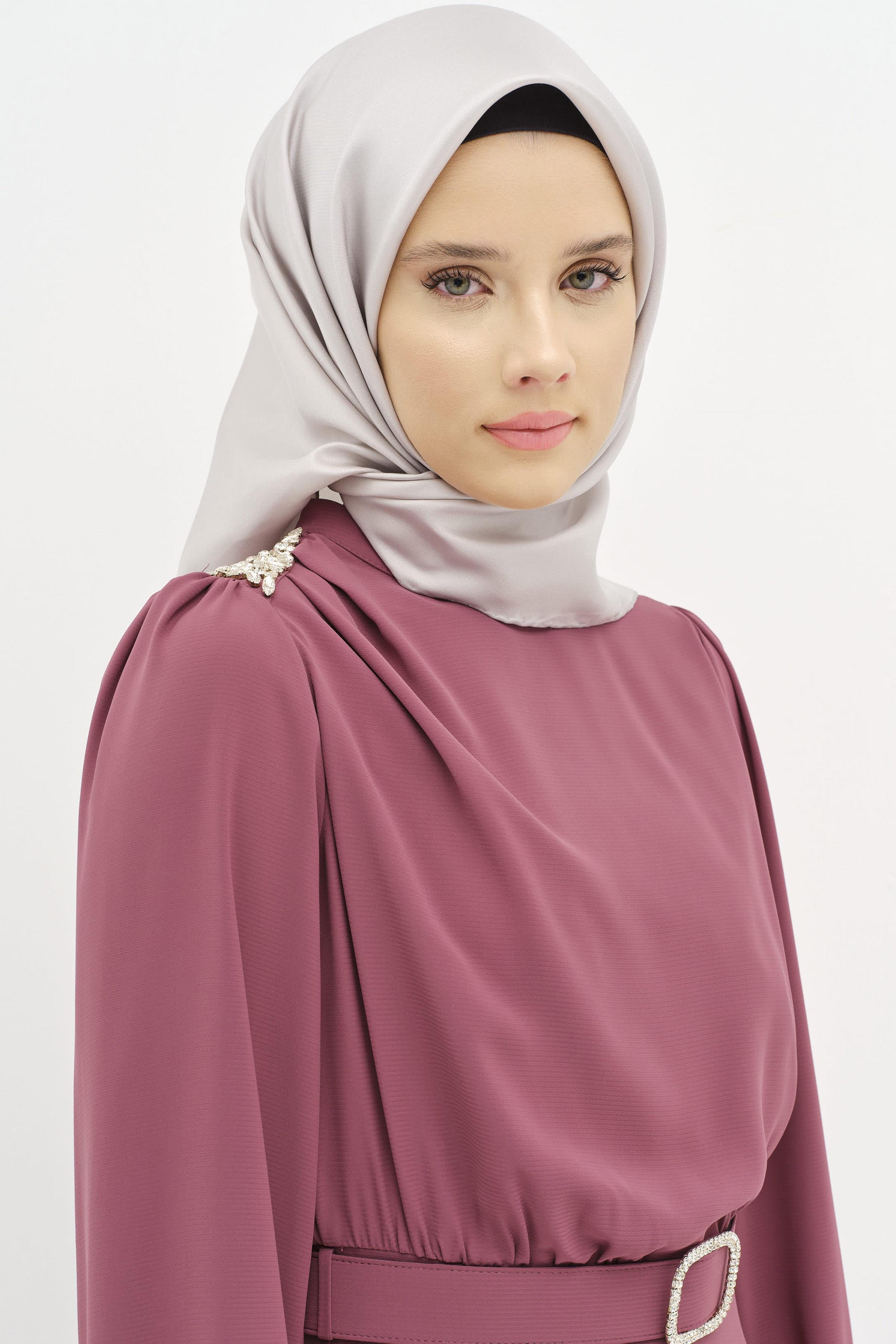 Taş Detaylı Kemerli Elbise - Gül Kurusu TUGBA