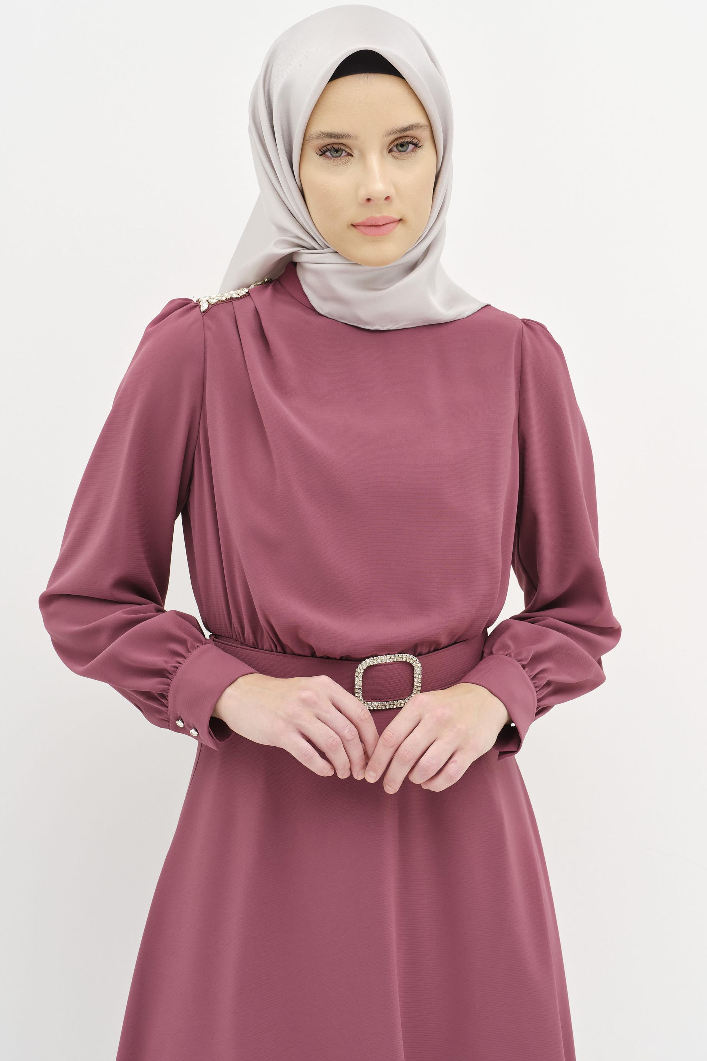 Taş Detaylı Kemerli Elbise - Gül Kurusu TUGBA