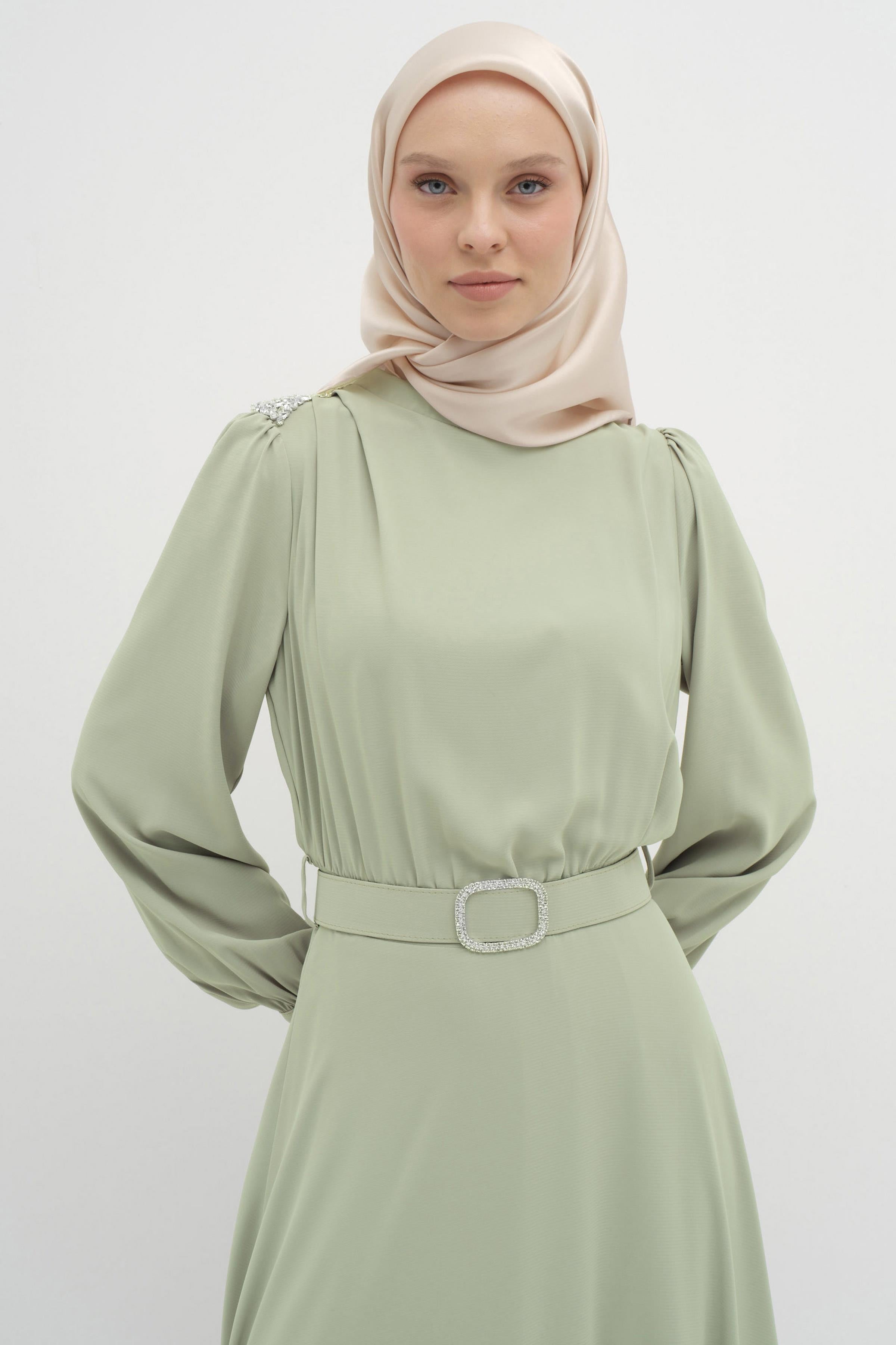 Taş Detaylı Kemerli Elbise - Olive TUĞBA