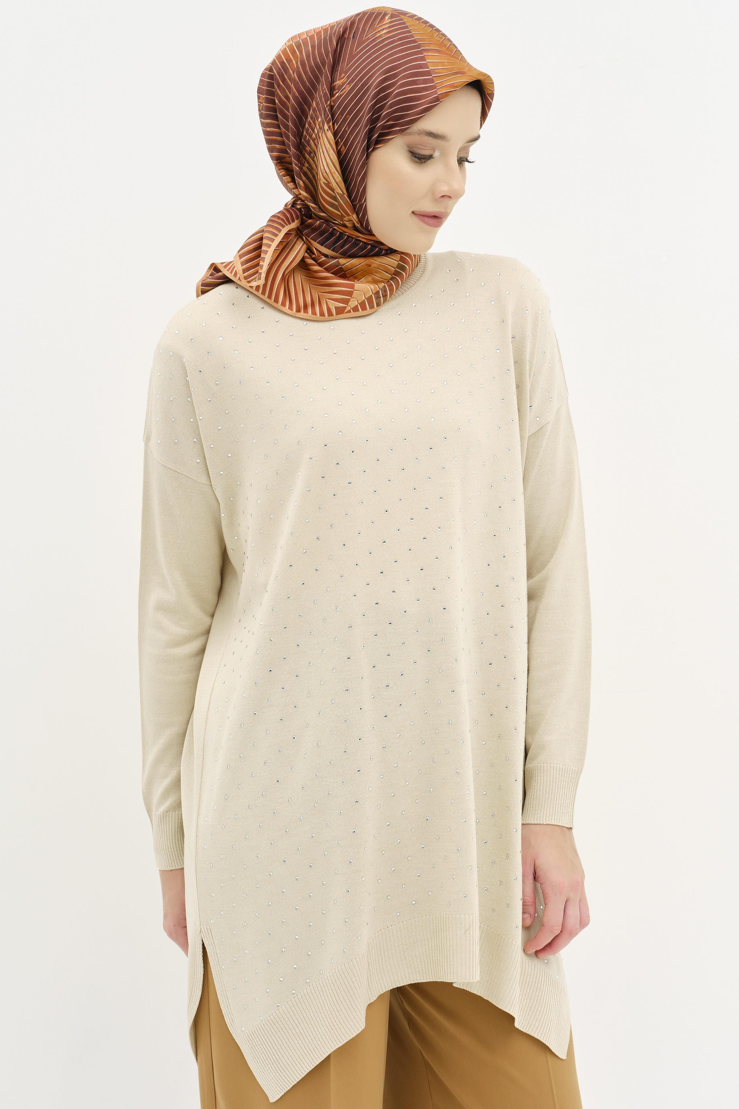 Taş Detaylı Yırtmaçlı Triko Tunik - Bej TUGBA