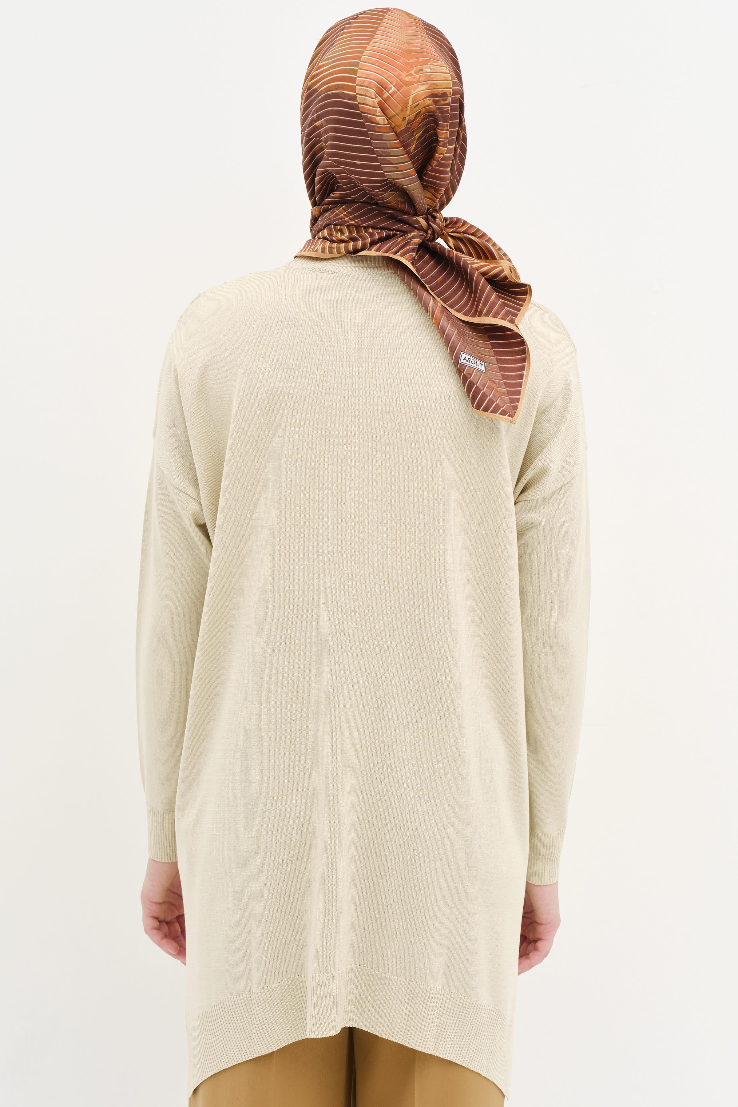 Taş Detaylı Yırtmaçlı Triko Tunik - Bej TUGBA