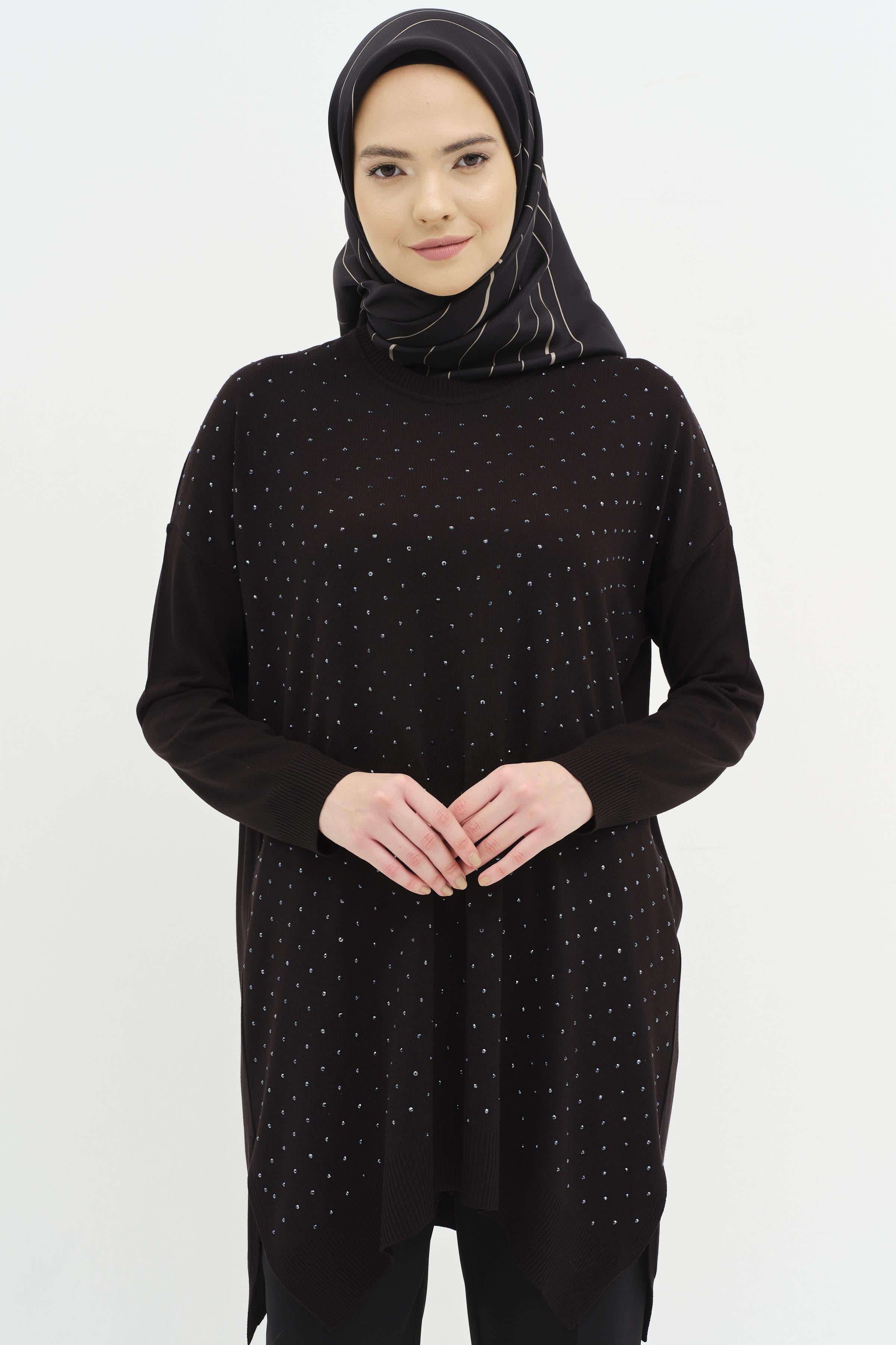 Taş Detaylı Yırtmaçlı Triko Tunik - Siyah TUGBA