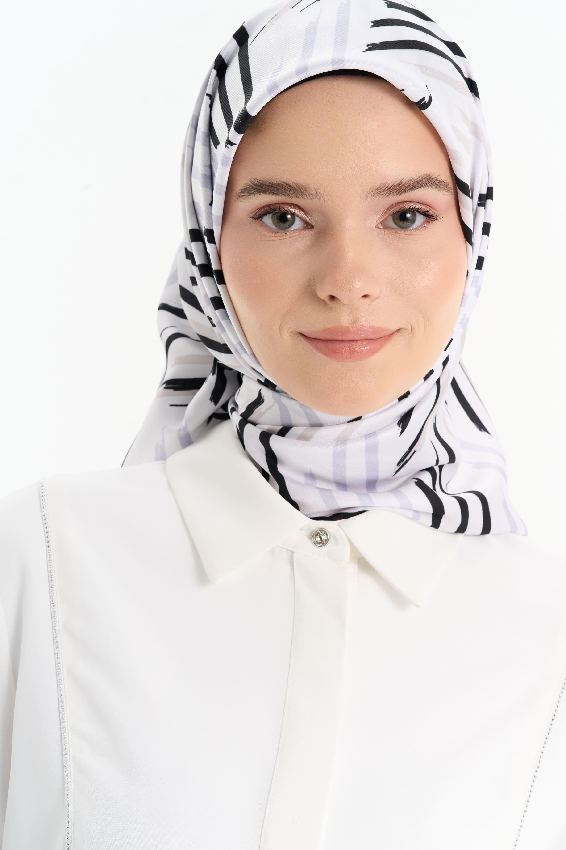 Taş Şerit Detaylı Gömlek - Ekru TUGBA