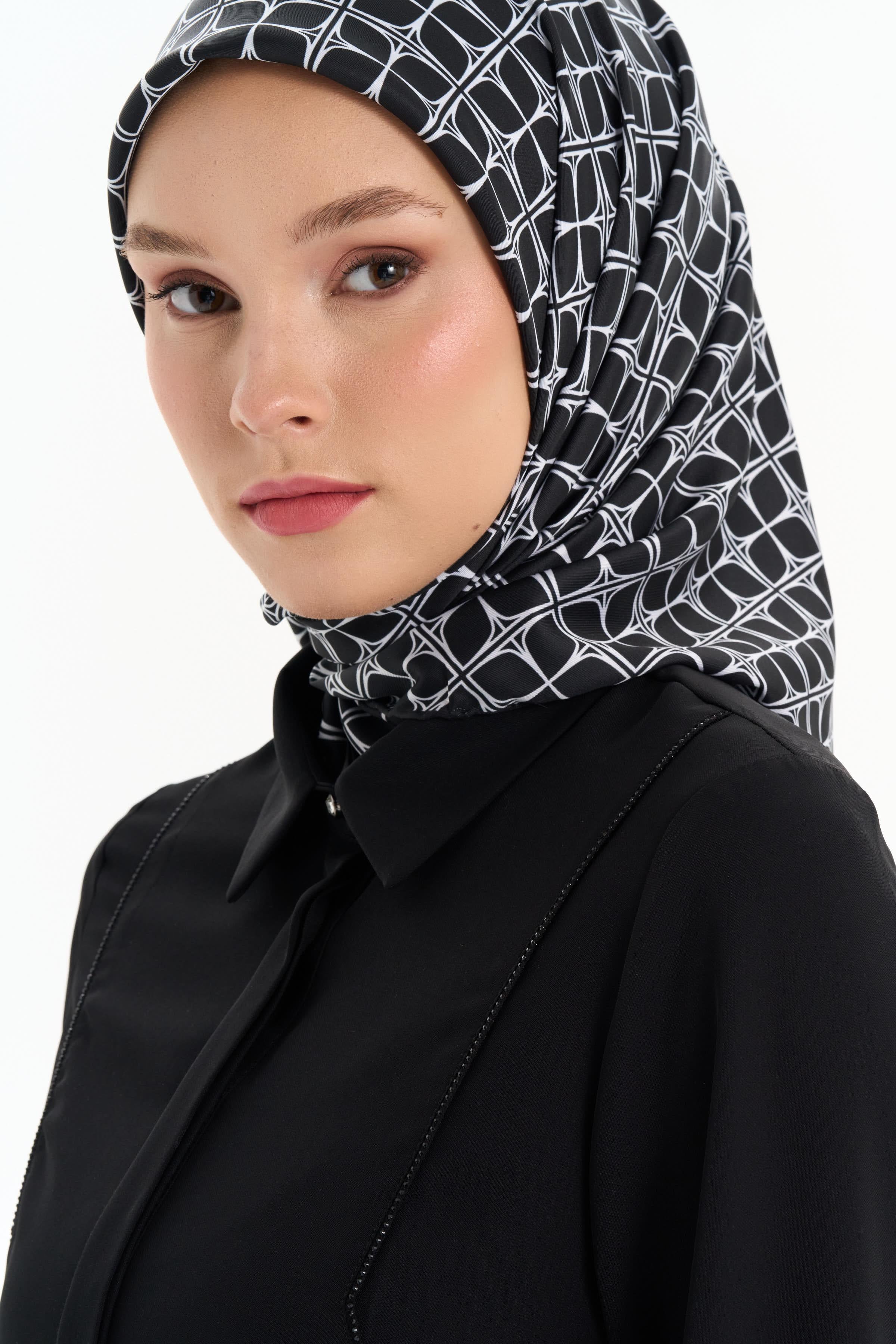 Taş Şerit Detaylı Gömlek - Siyah TUGBA