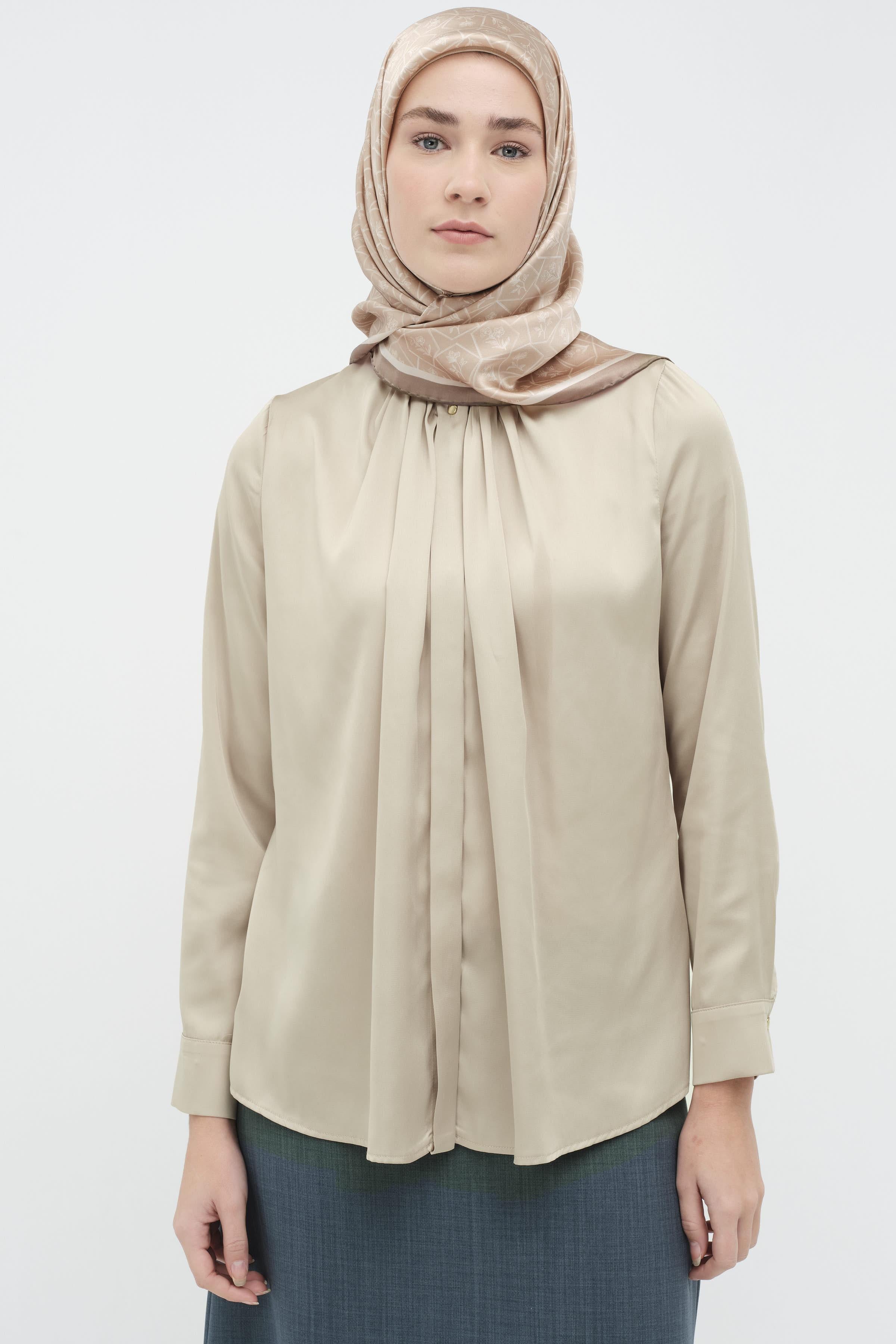 Ters Gizli Patlı Pileli Gömlek - Bej TUGBA