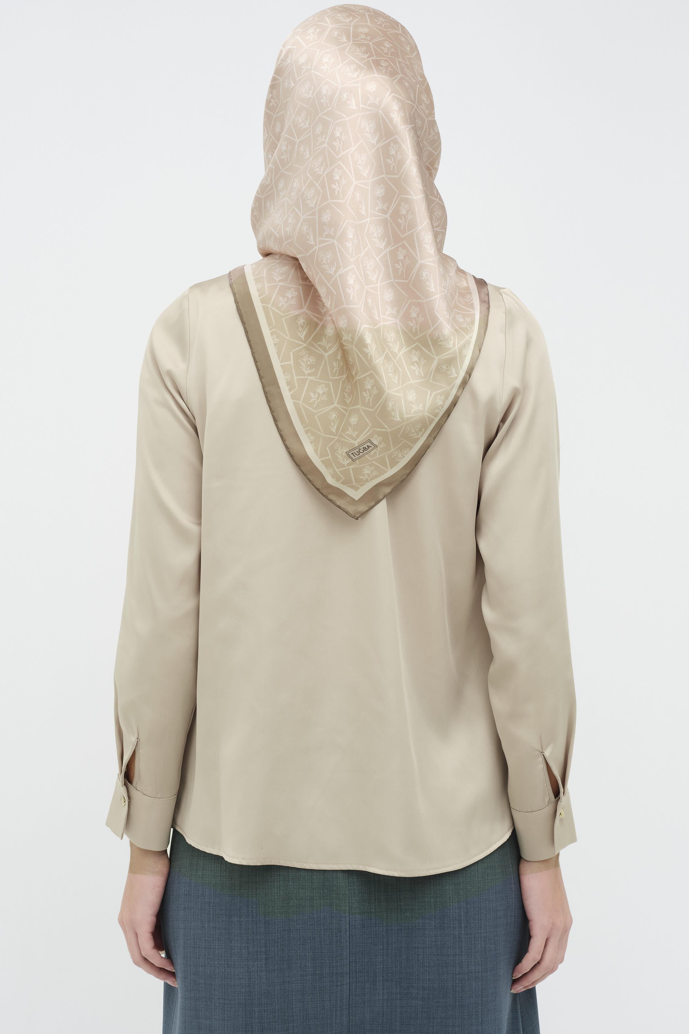 Ters Gizli Patlı Pileli Gömlek - Bej TUGBA